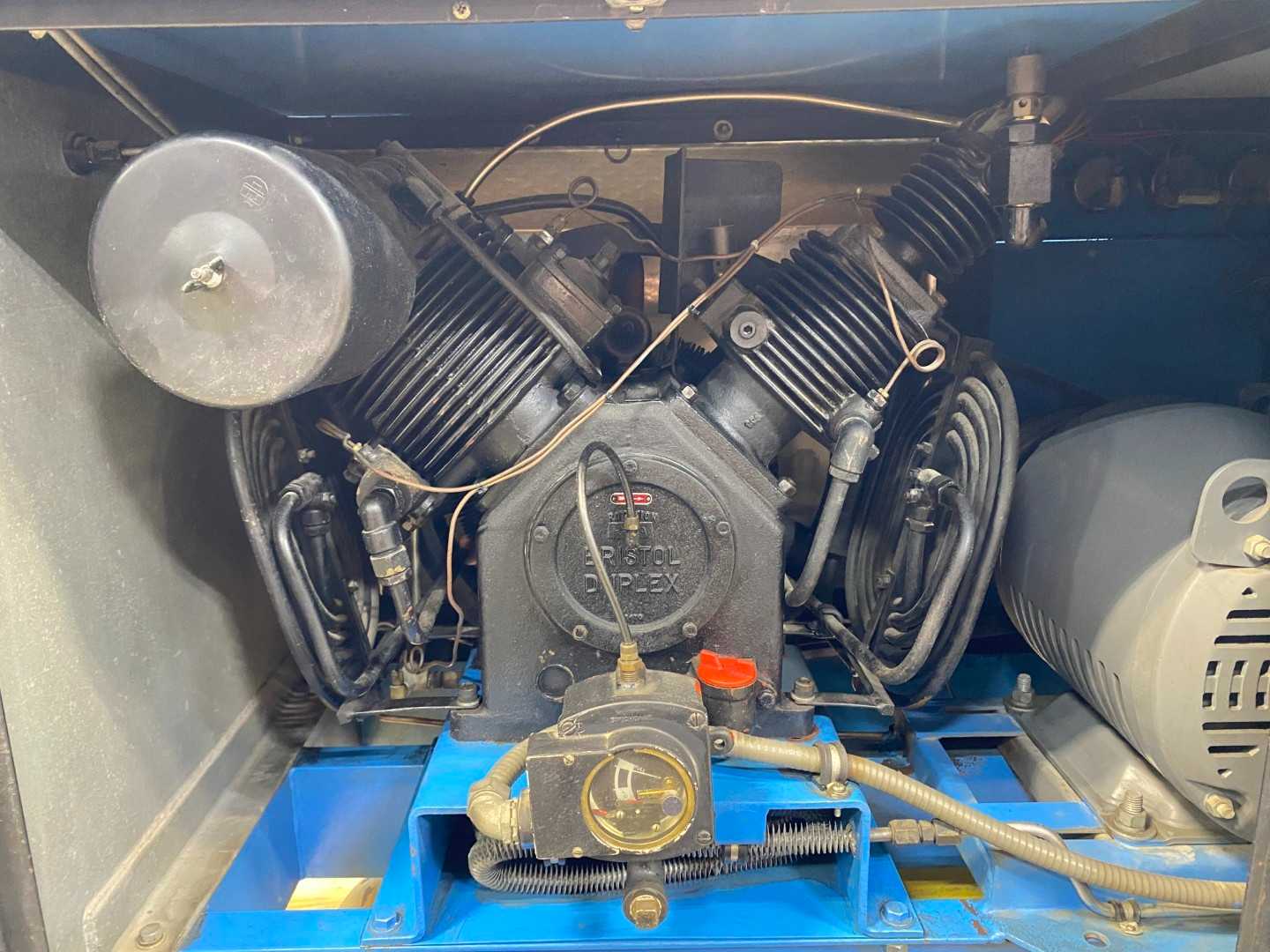 Breathing Air Compressor 563 hrs 18 CFM 5000 PSI SCBA Scuba Paintball w/ Moisture and CO Monitors 5000 psi 15HP 208V 3PH