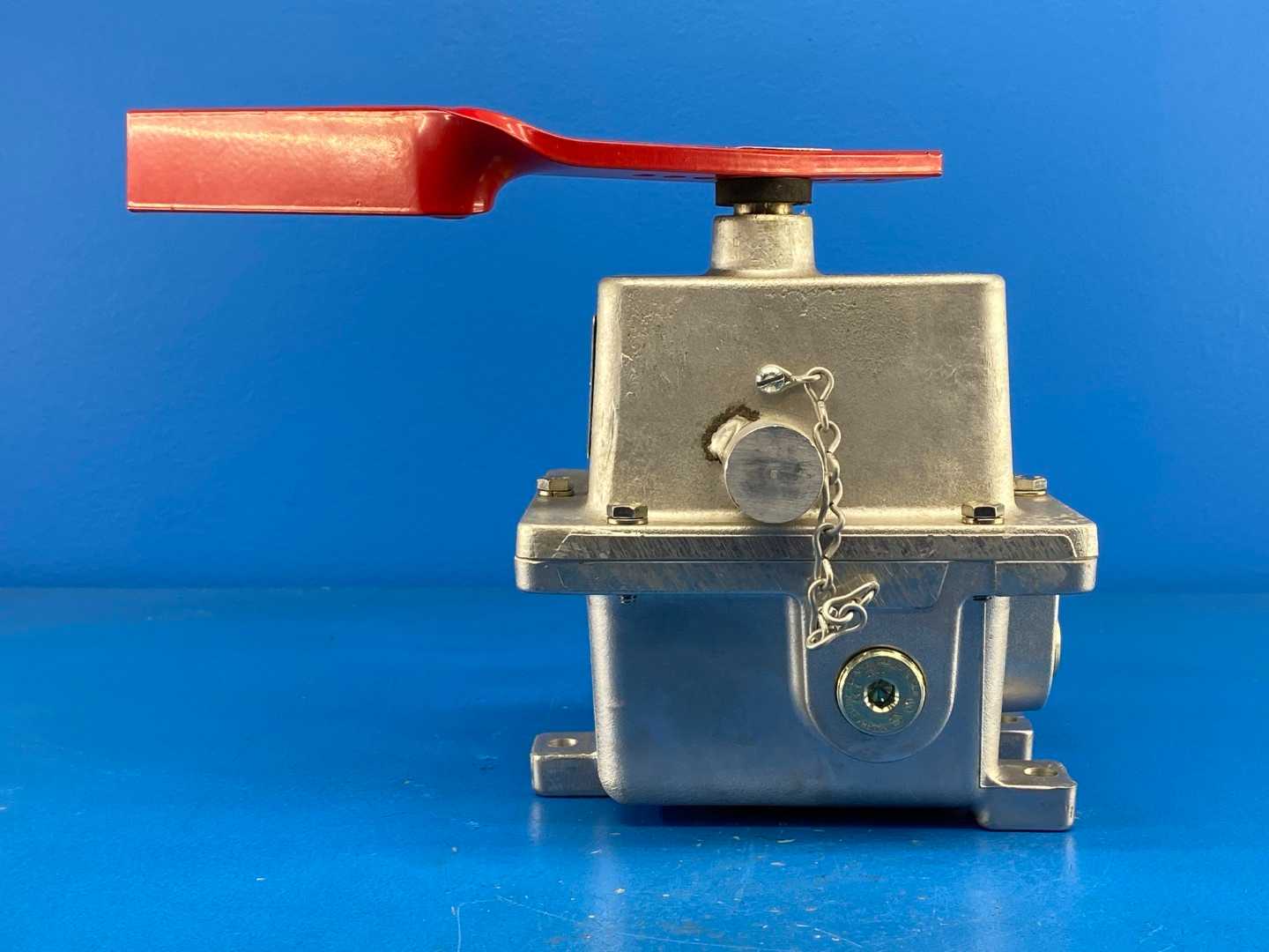 Conveyor Components Co. Model RS-2X Cable Operated Safety Stop Control Switch 125/250/480 VAC 20A 1HP-125VAC 2HP-250VAC