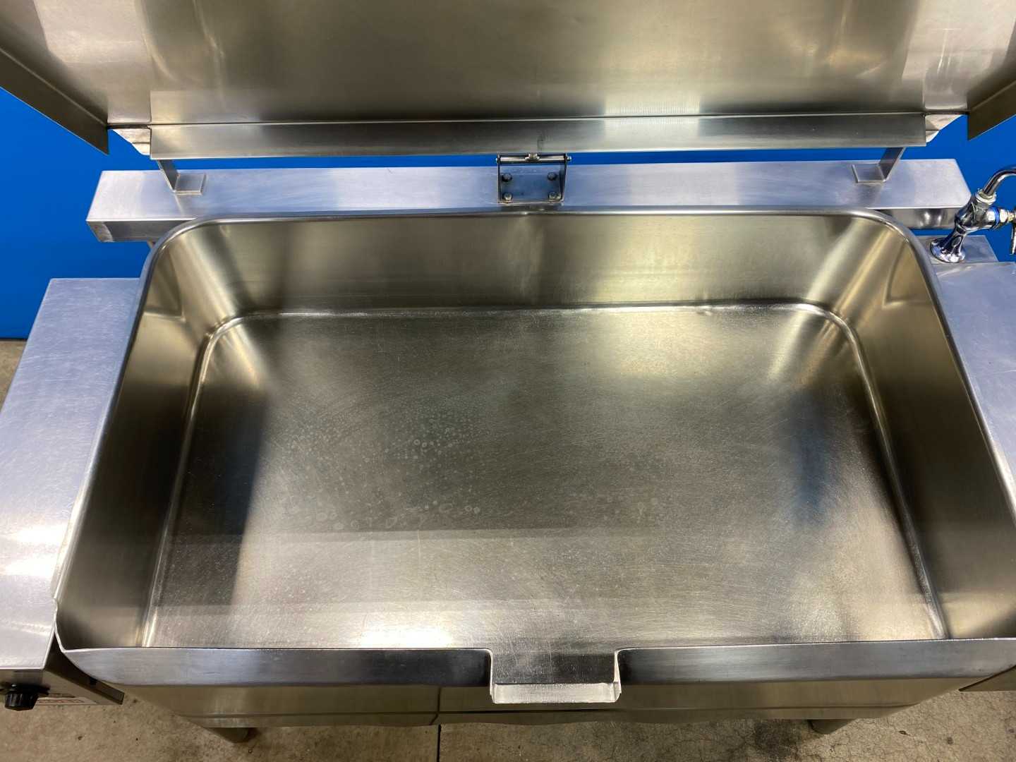 Groen FPO-4 Electric Tilting Skillet 15 Gallon - 240V 3PH - Model 8106 CF - 1978 - Glasstov San Antonio