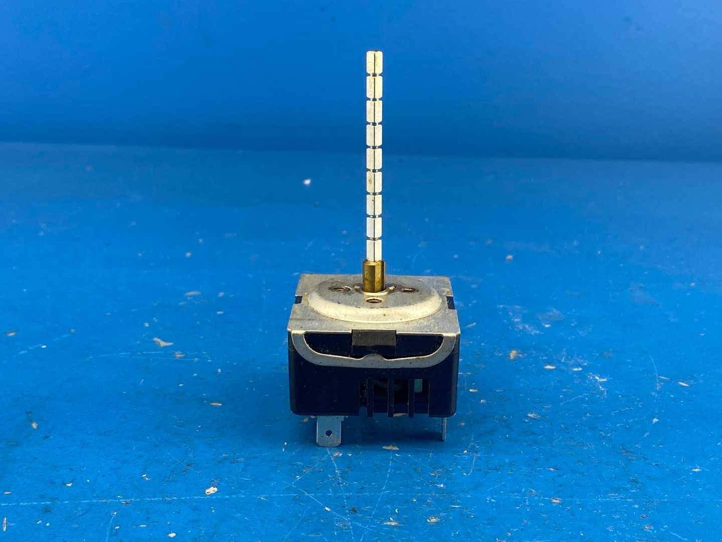 Harper-Wyman 6653G0001A Stove Range INFINITE Burner Switch 250VAC 15A
