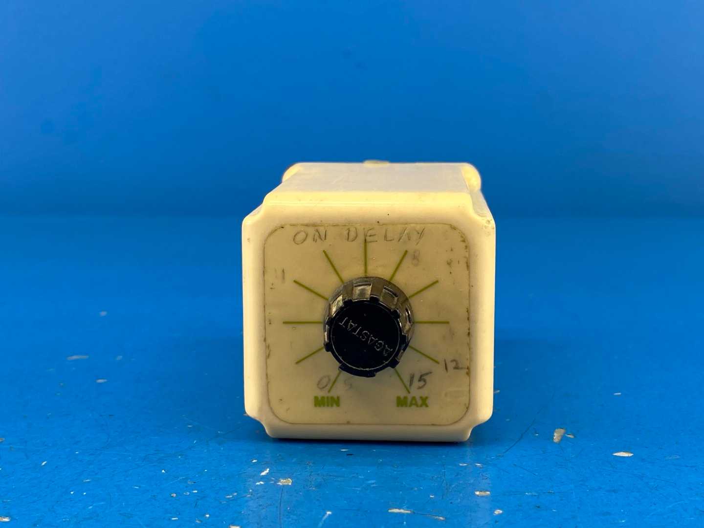 Agastat SSC12ABA 120V AC/DC 10A 0.5-15s On-Delay DPDT Electromechanical Time-Delay Relay