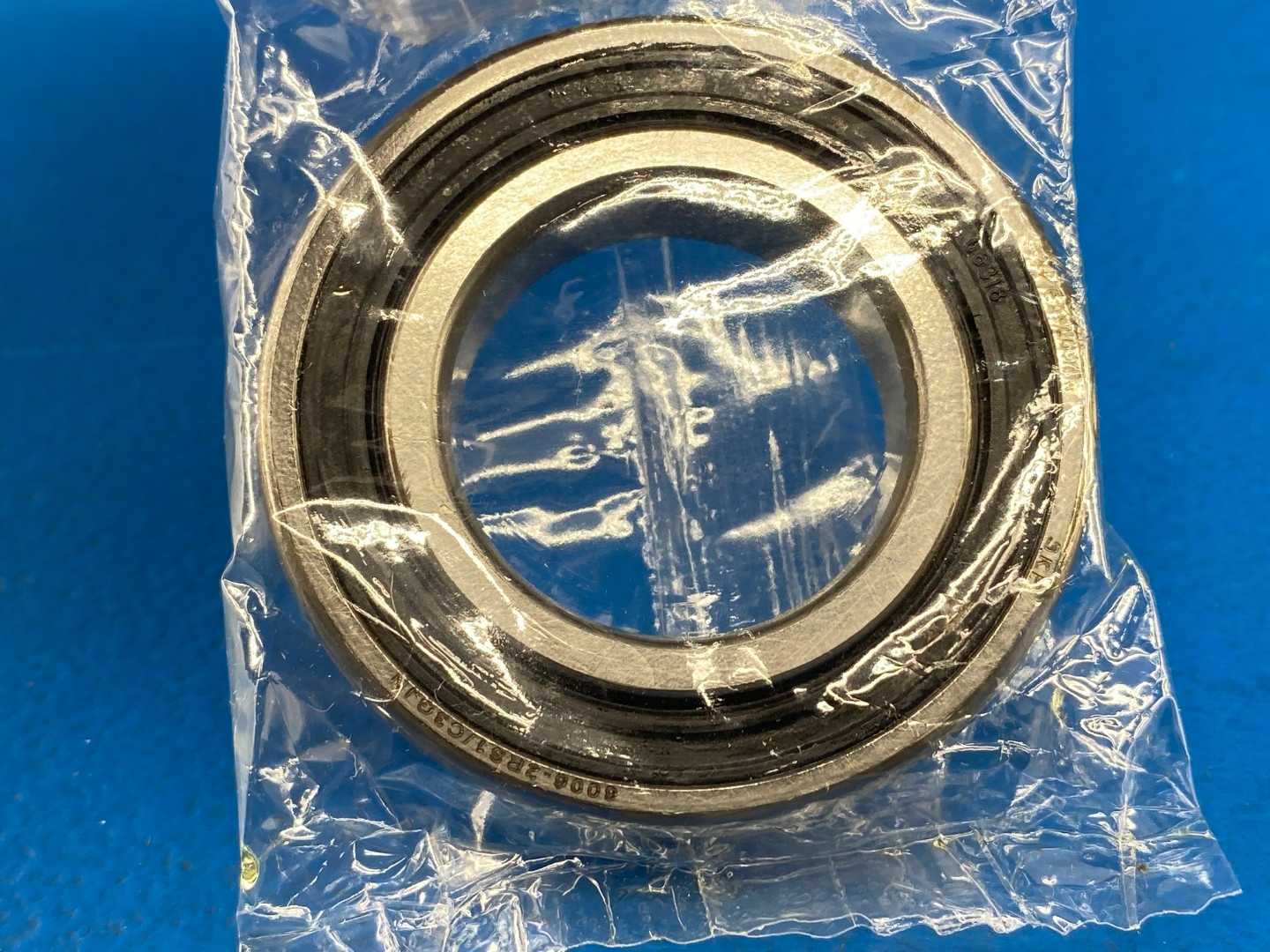 SKF Explorer 6006-2RSJEM Single Row Deep Groove Ball Bearing 1.1811" Bore x 2.1654" O.D x 0.5118" Width