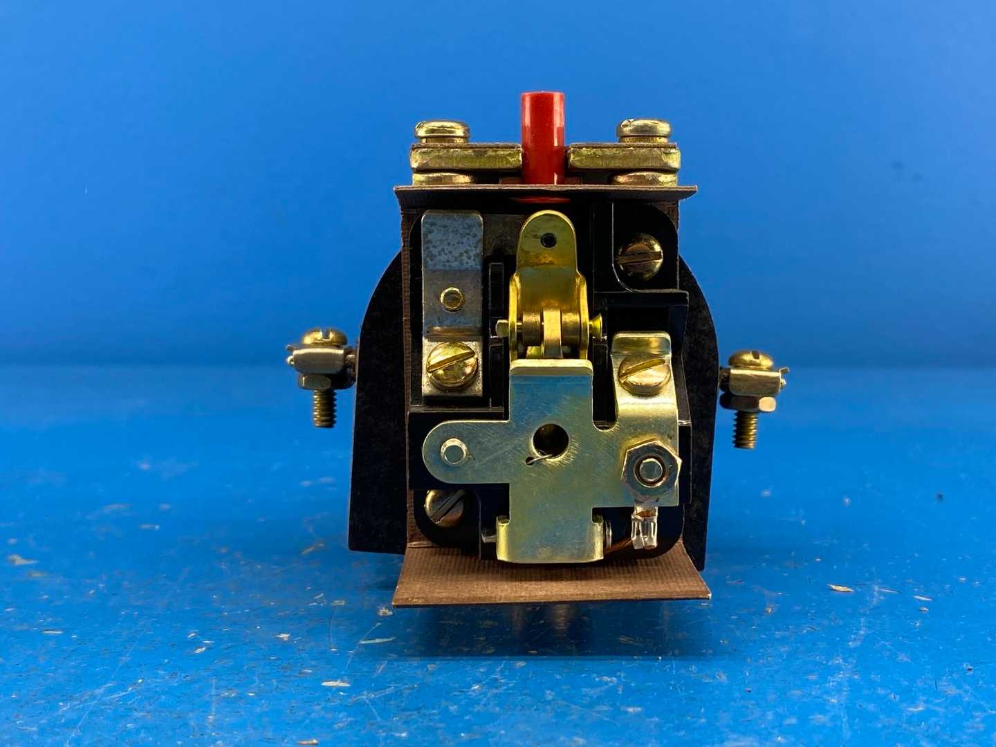 Square D Class 9055, Type A0110. Magnetic Current Overload Relay 600V 10A Form H3