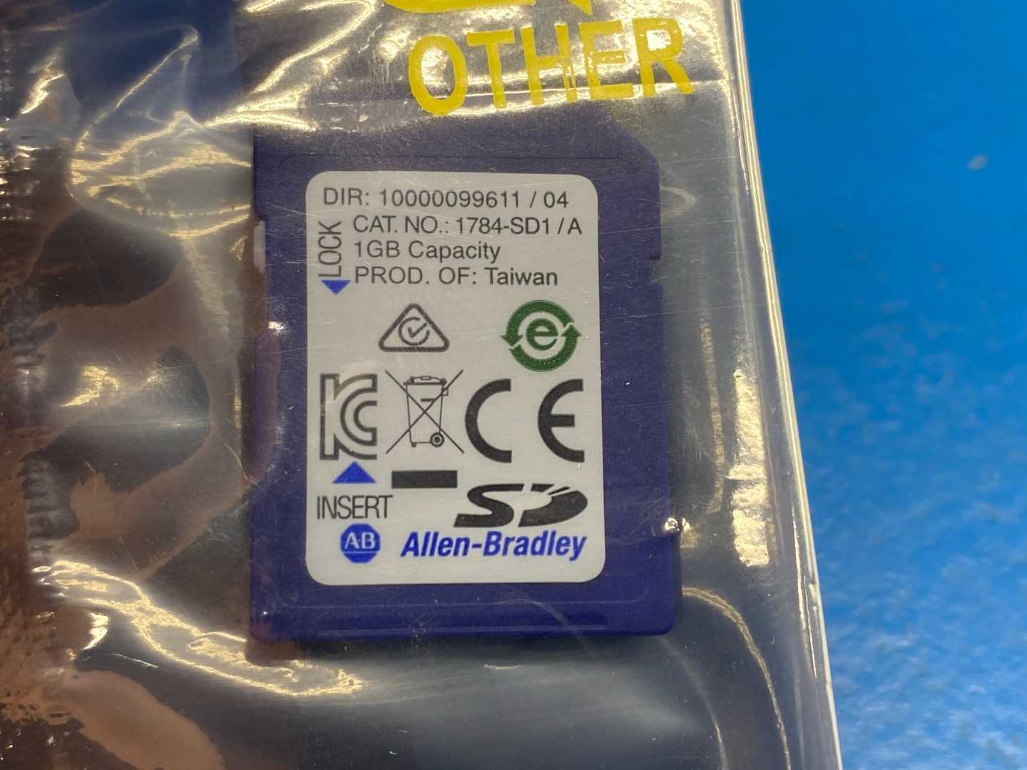 Allen-Bradley 1784-SD1 / A 1GB Secure Digital Card for ControlLogix / CompactLogix Controllers DIR: 10000099611 / 04 
