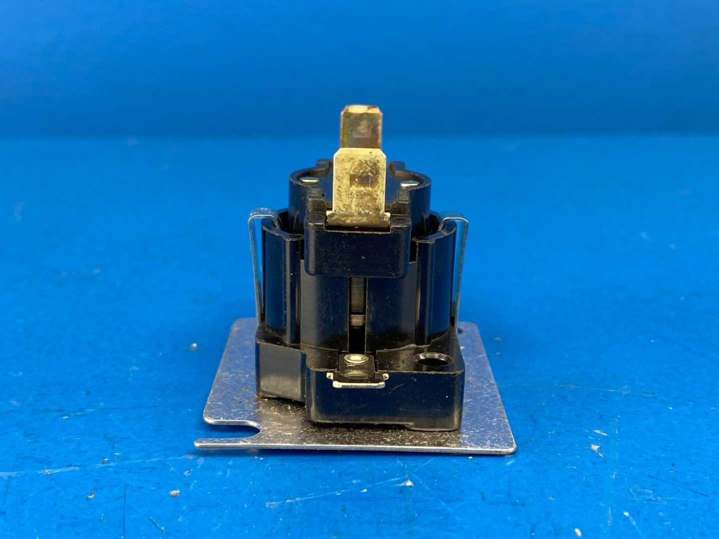 Trane RLY-00960 30A 120V General-Purpose HVAC Relay 4-Blade