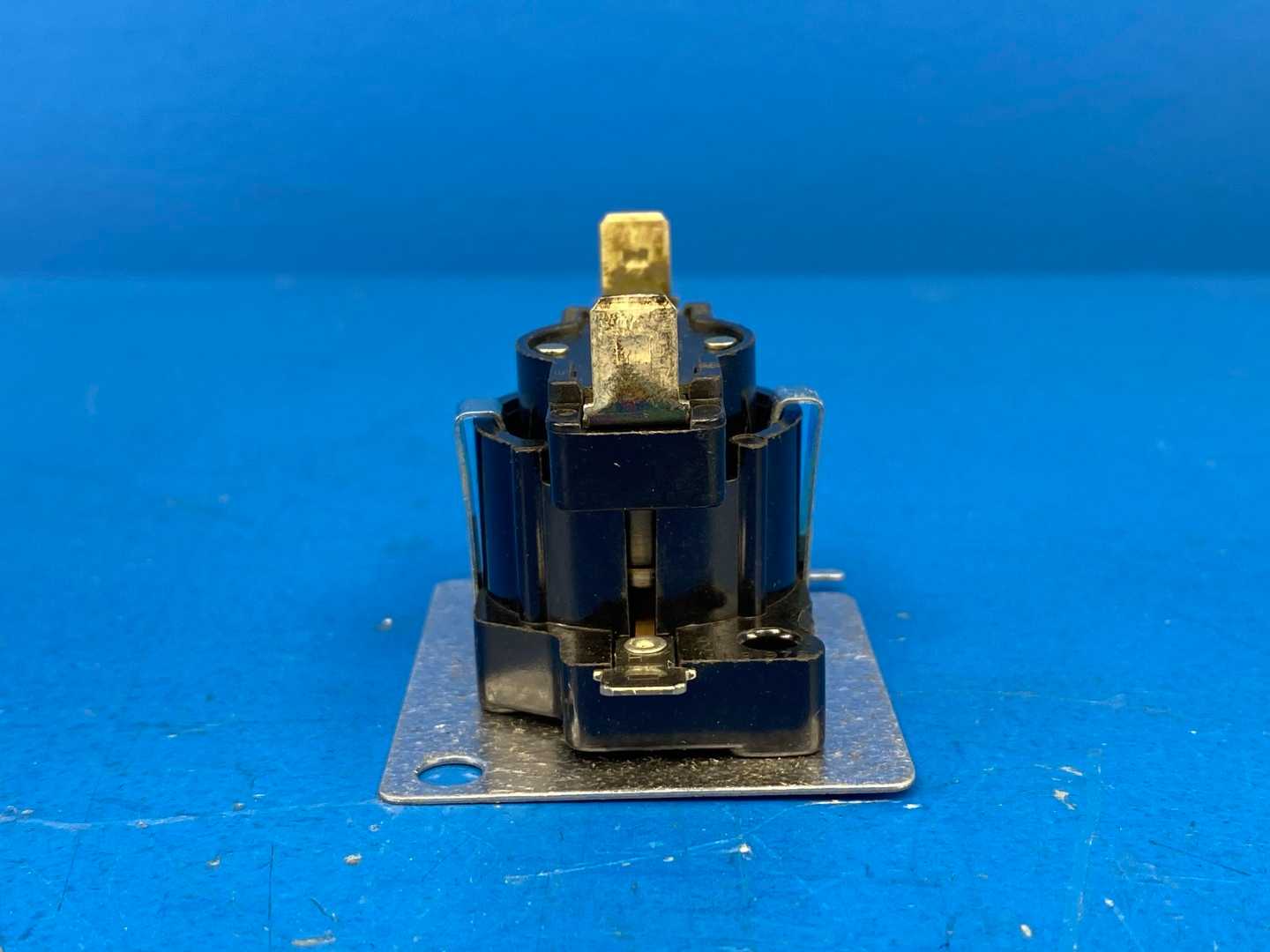 Trane RLY-00960 30A 120V General-Purpose HVAC Relay 4-Blade