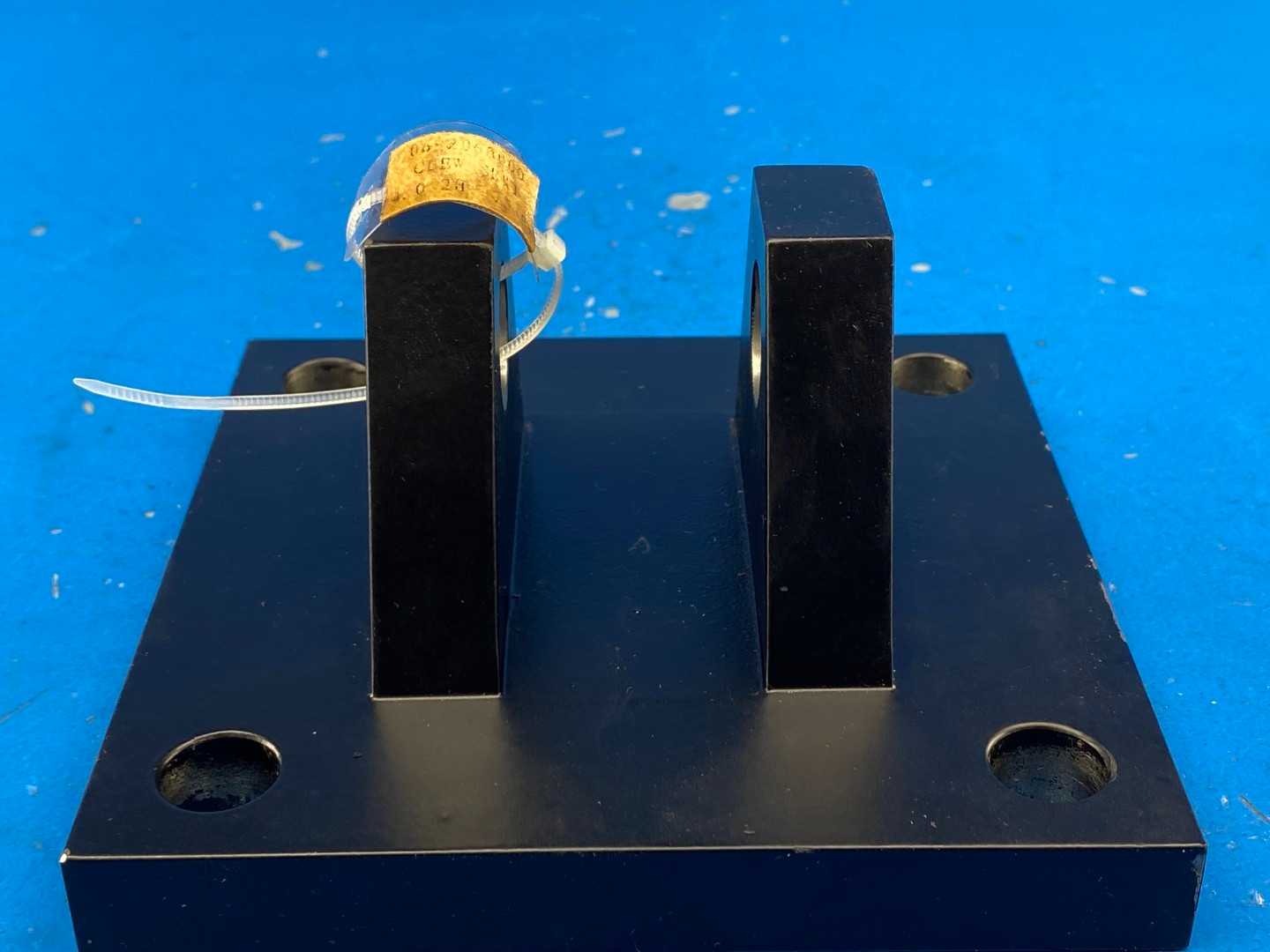 Parker / Schrader Bellows 0692060000 Clevis Bracket 3/4" Pivot Pin & 1 1/4" Lugs for 2H series cylinders with a 4" bore