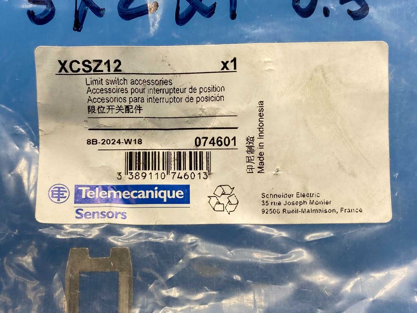 Telemecanique XCSZ12 Limit Switch Accessories Wide Mounting Actuating Key
