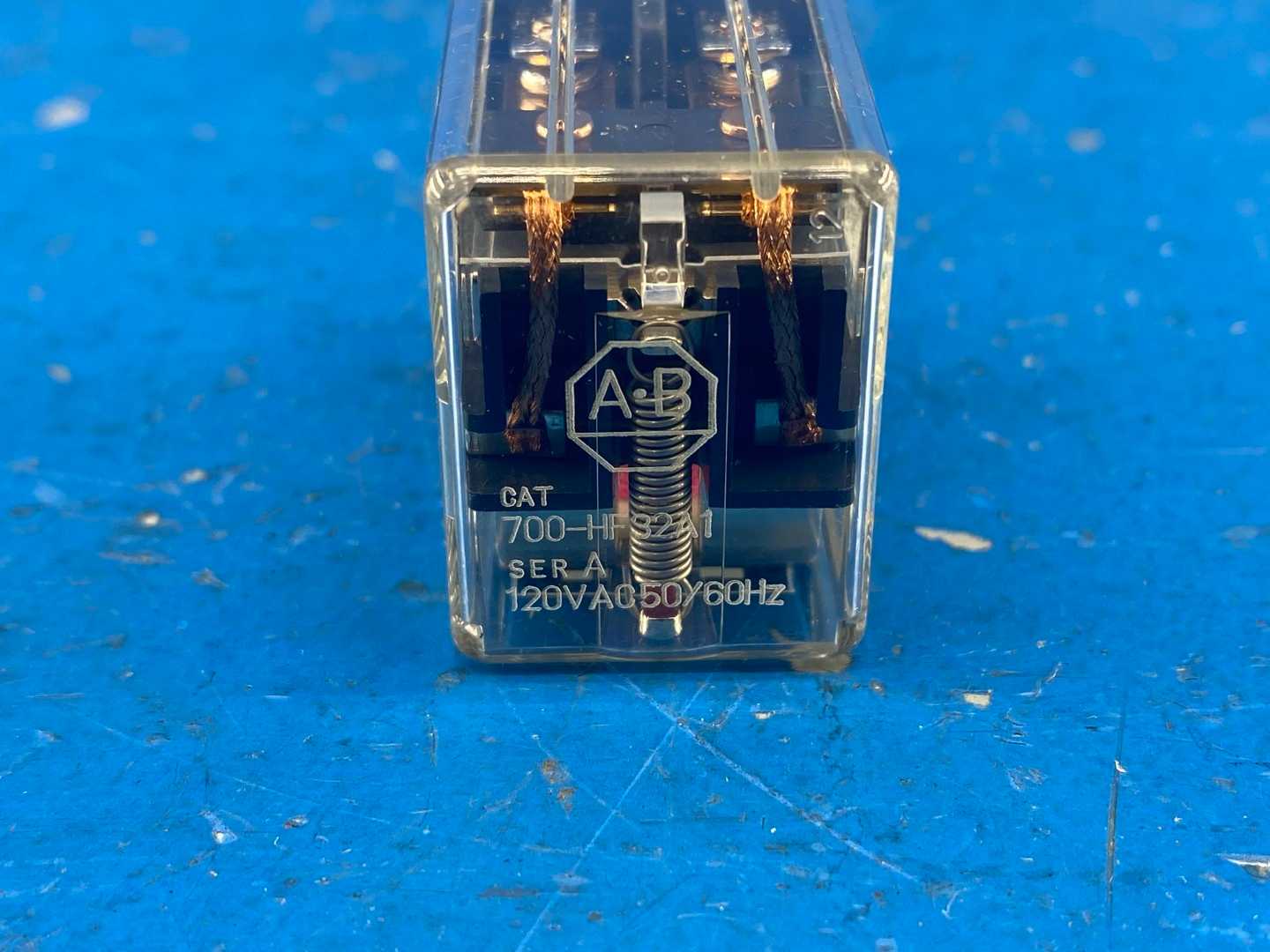 Allen-Bradley 700-HF32A1 Square Base Relay 10A 120/240V AC