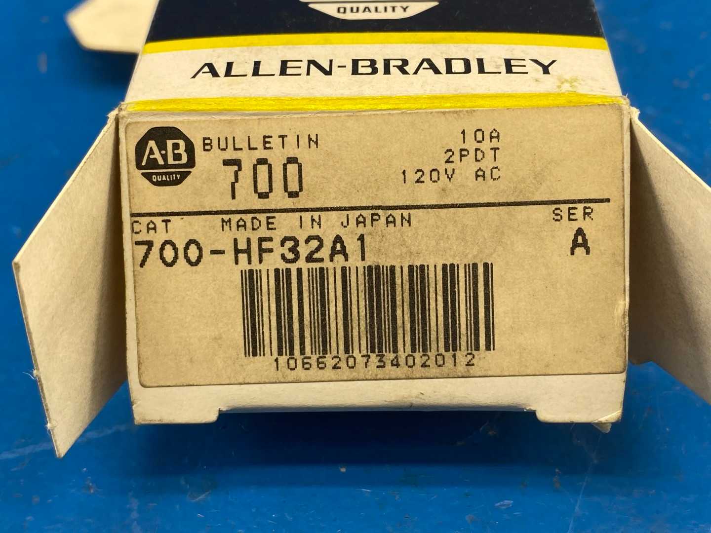Allen-Bradley 700-HF32A1 Square Base Relay 10A 120/240V AC