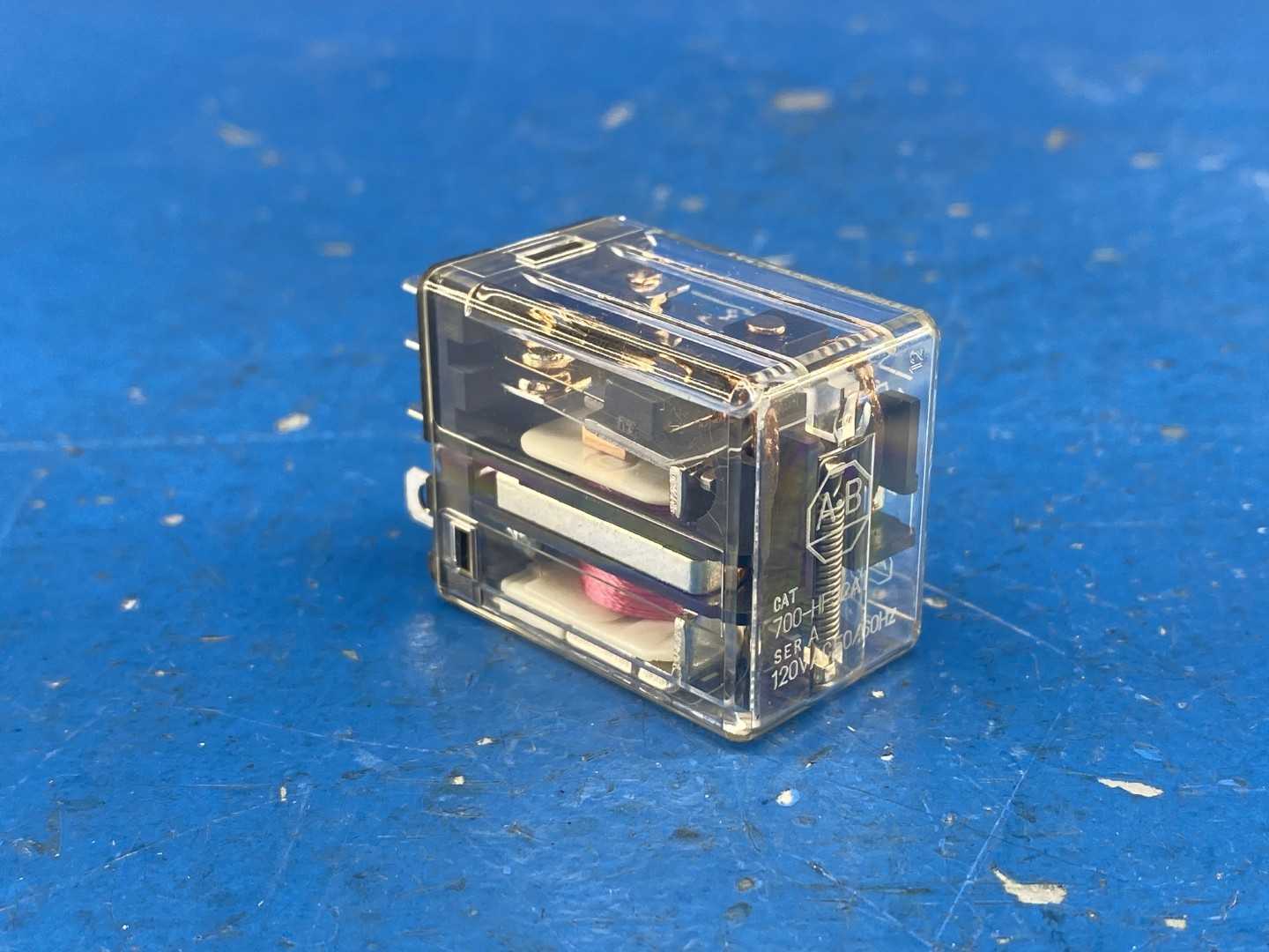 Allen-Bradley 700-HF32A1 Square Base Relay 10A 120/240V AC