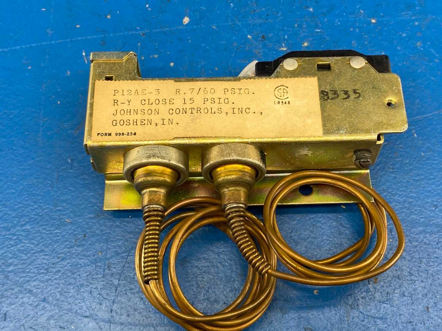 Johnson Controls P12AE-3, Differential Pressure Control R.7/60PSIG, R-Y Close 15 PSIG
