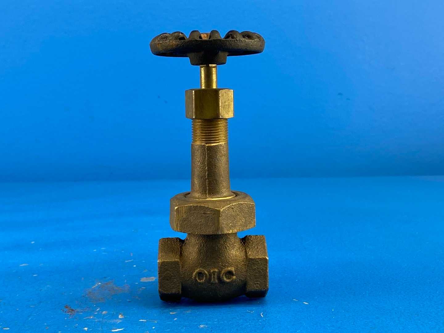 OIC-Valve Fig 7150 1/2" Threaded Gate Valve 