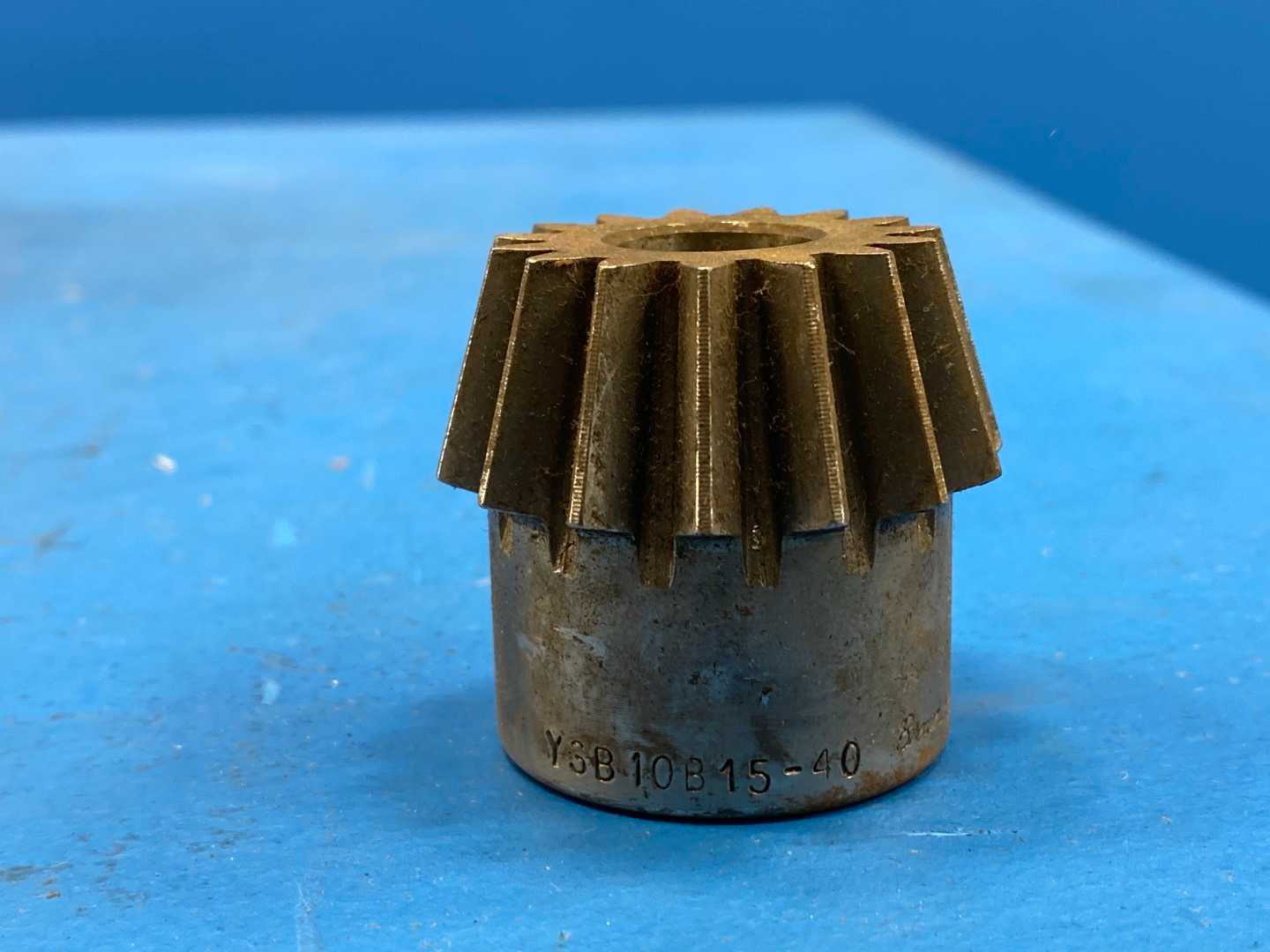 BrowningYSB10B15-40 Steel  Bore Bevel Gear, 10 Diametral Pitch, 20 Pressure Angle, 0.625" Bore Size, 15 Teeth