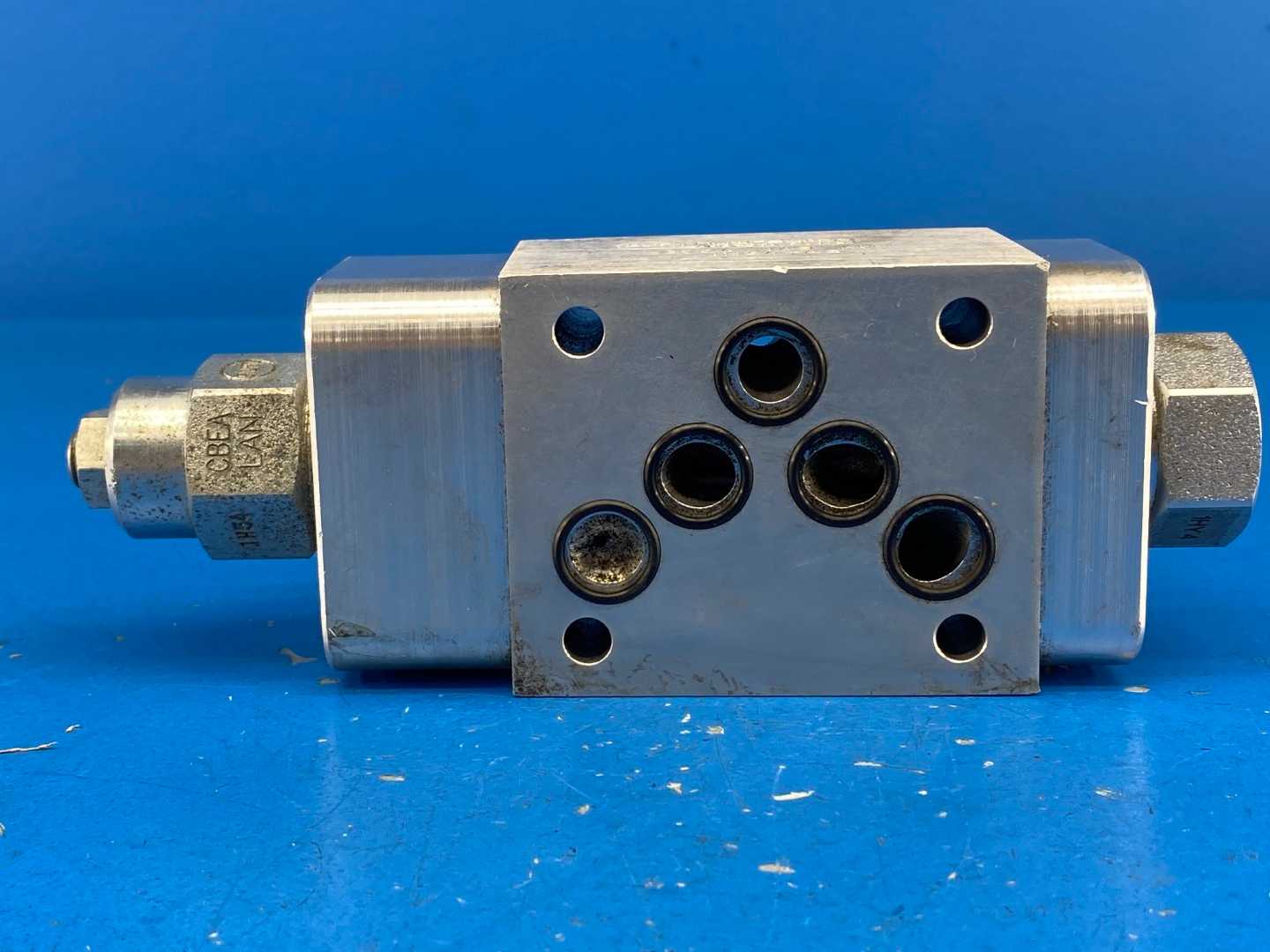 Sun Hydraulics 8004 145 A01 IHZ4-A2 Manifold Valve