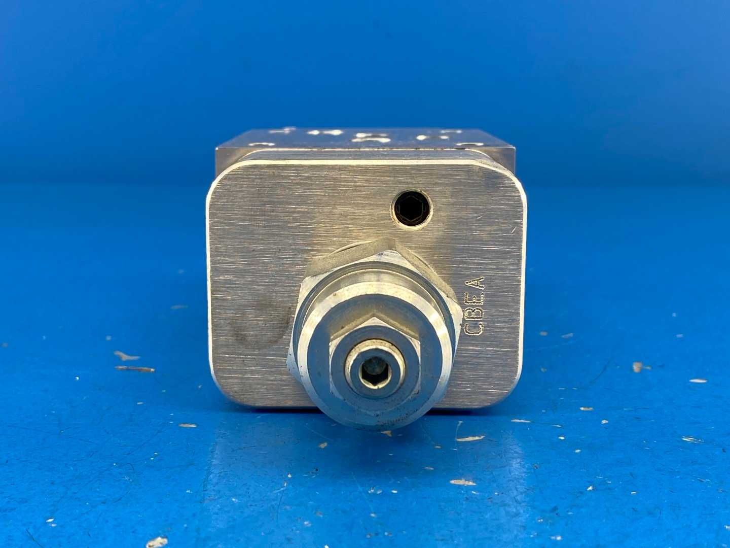 Sun Hydraulics 8004 145 A01 IHZ4-A2 Manifold Valve