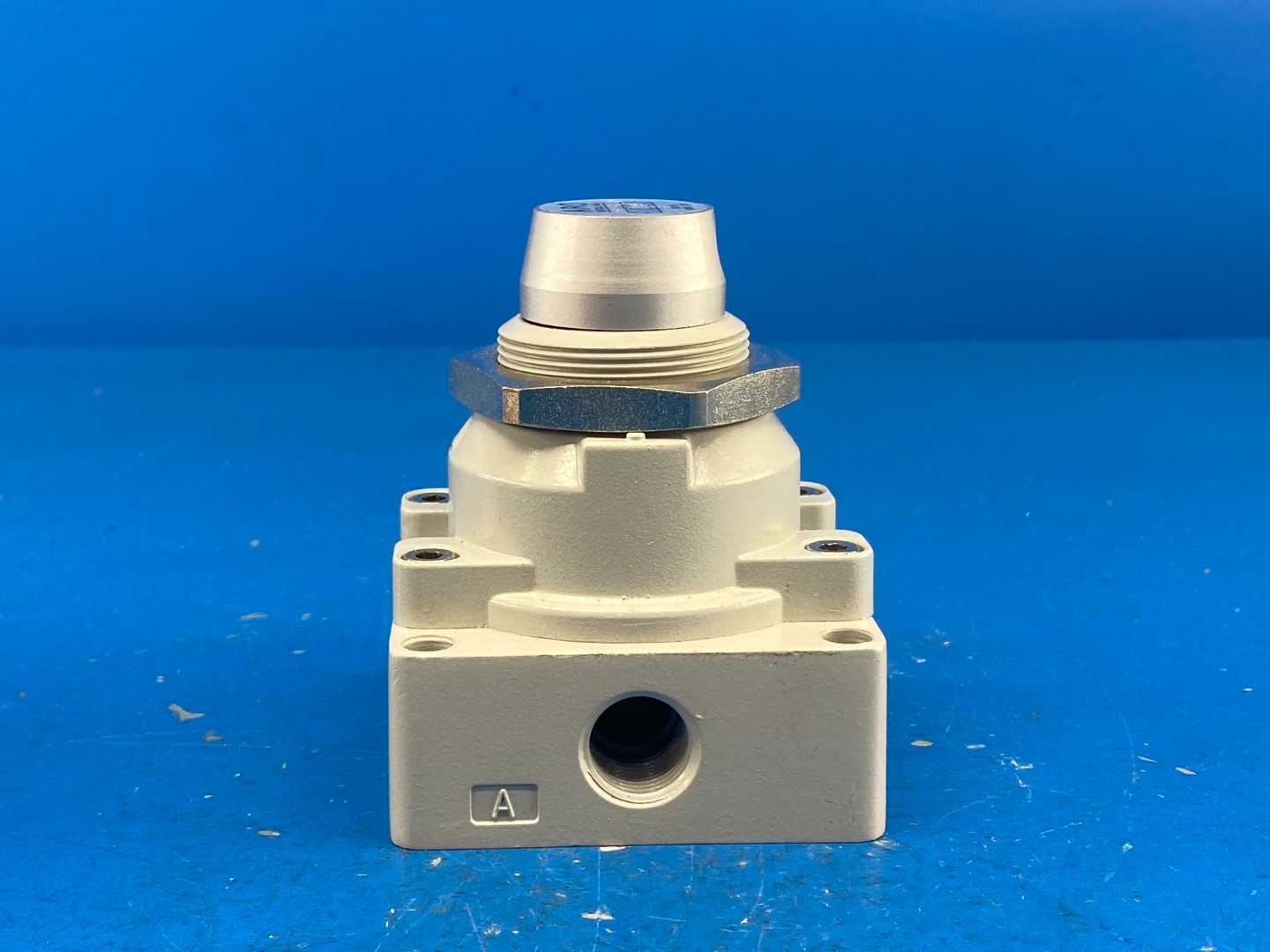 ARO Ingersoll-Rand M513LR Manually Operated Valve: 0.38" NPT Outlet, Rotary Lever, Lever & Manual Actuated