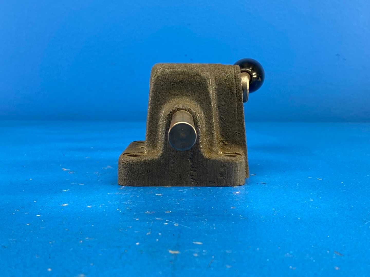 Heinrich 2-FL Grip-Master Fixture Lock