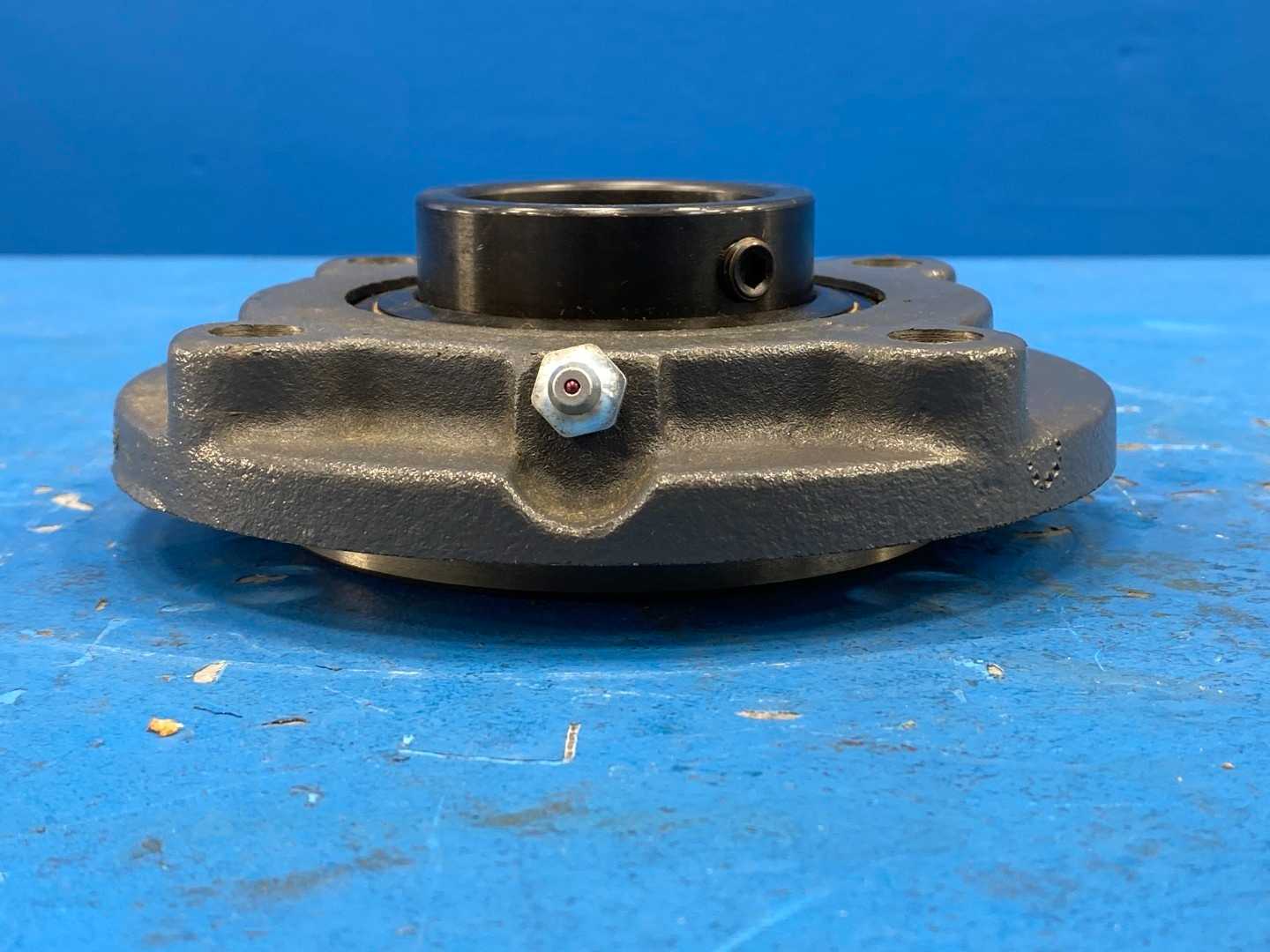 Sealmaster SFC-31, 1-15/16" Bore, 4-Bolt Flange Bearing Gold Line Standard, Set Screw Locking