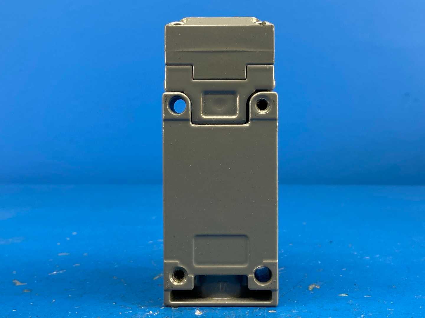 Square D 9007C54B2Y1561, Limit Switch 600 VAC 10 A Contact Rating Heavy Duty Industrial Series A