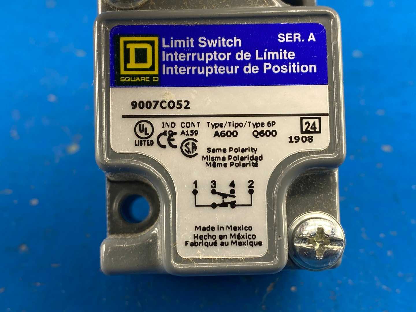 Square D 9007C52A2 Heavy Duty Industrial Limit Switch 600VAC 10A w/ Operating Head + 9007C052 Limit Switch