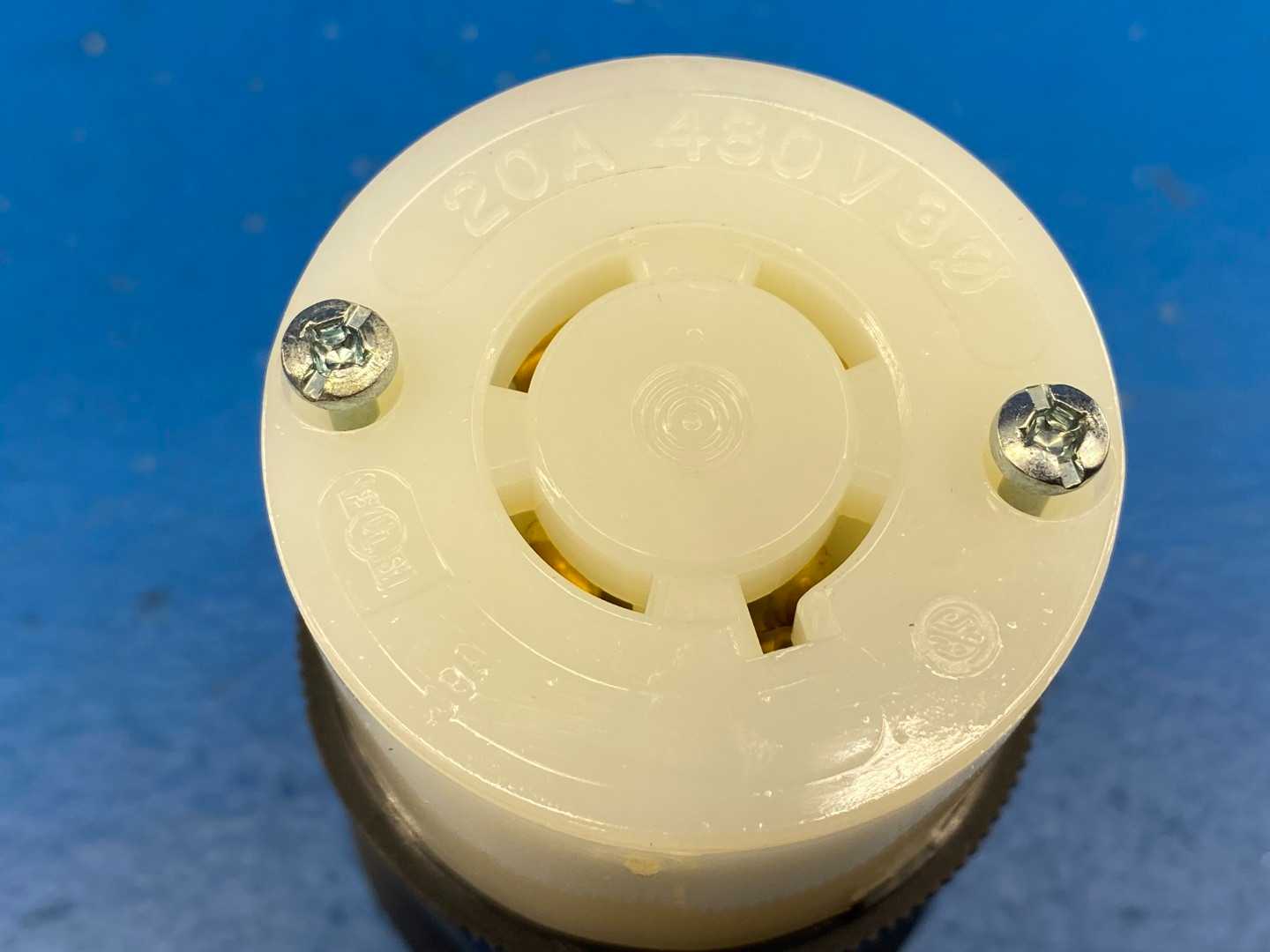 Hubbell HBL2433 Insulgrip Twist -Lock Connector Body 20A 3 Phase, 480V AC 3 Pole 4 Wire Ground NEMA 16-20R