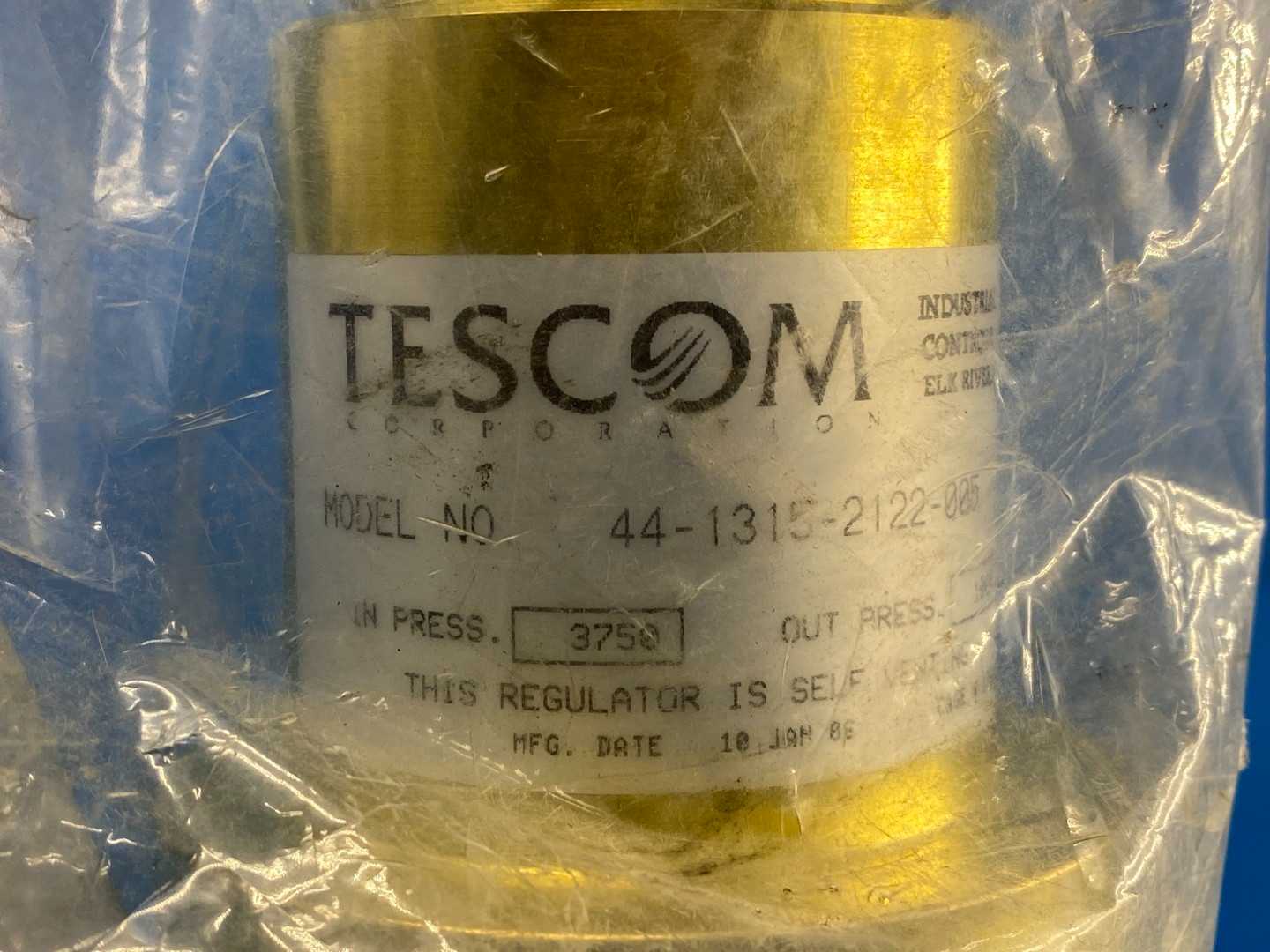 TESCOM 44-1315-2122-005, Self Venting Pressure Regulator Valve 3750PSI Inlet Pressure 1000 PSI Outlet Pressure,