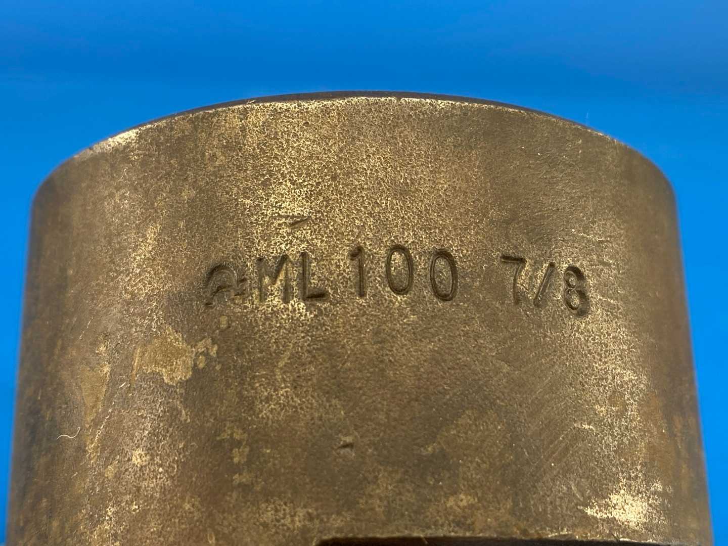 AML 100 Jaw Coupling Hub 7/8 in Bore Finished w/ Keyway & SS, Iron Material