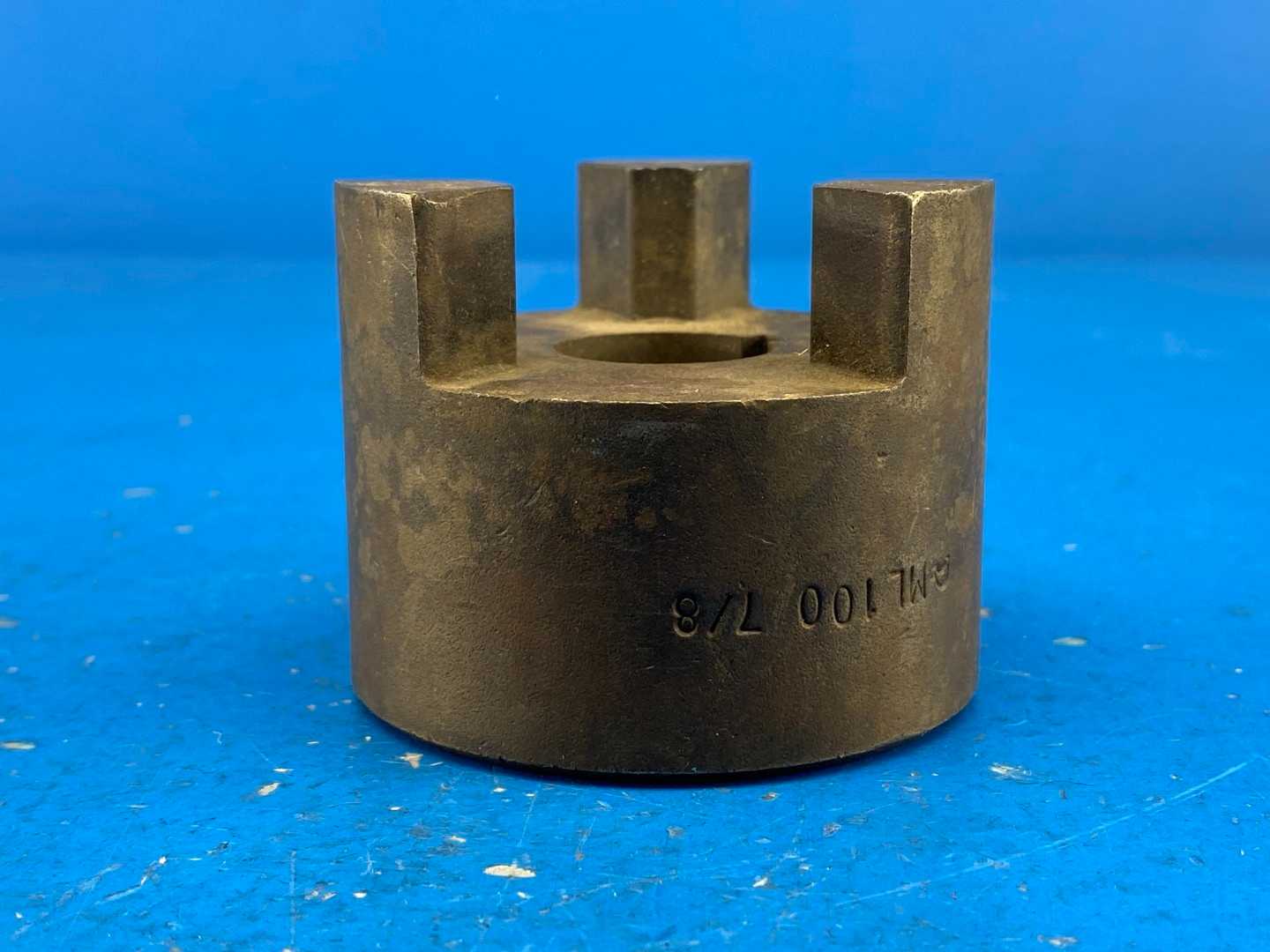 AML 100 Jaw Coupling Hub 7/8 in Bore Finished w/ Keyway & SS, Iron Material