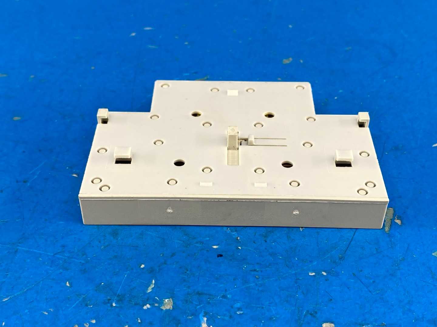 Allen-Bradley 100-SA01 Auxiliary Contact Block 1NC Side-Mount 10A 600V AC Max IEC/EN 60947-5-1 Series B 