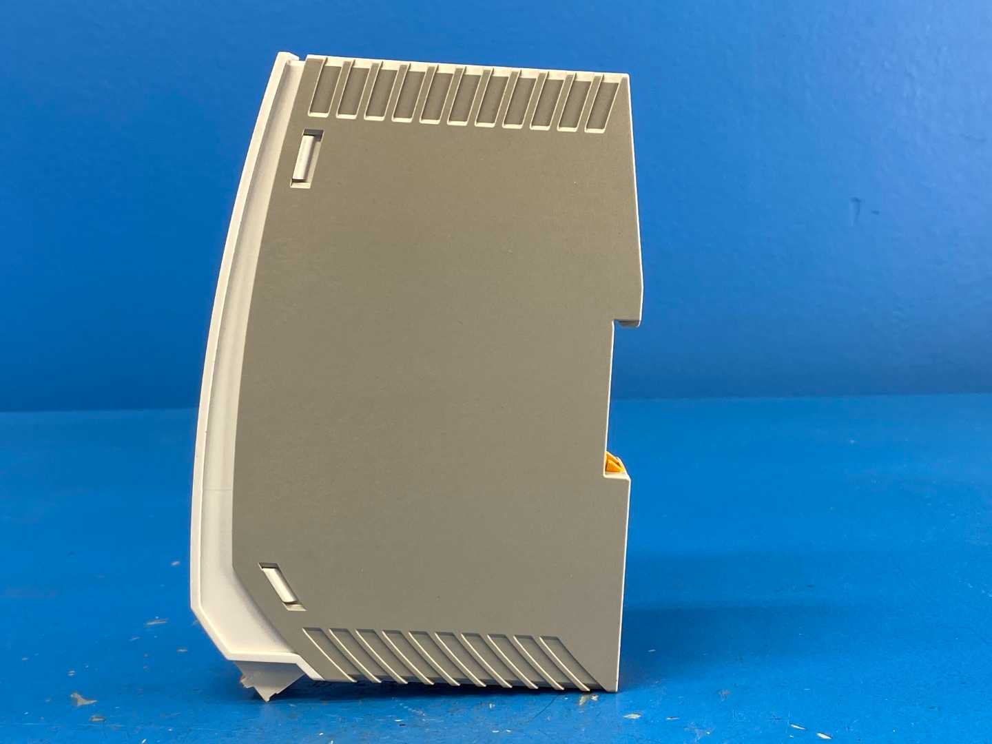 Phoenix Contact FL SWITCH 1108N Ethernet Switch 8-Port 1085243 24V DC/AC 50/60Hz 452 mA Max HW:02, V/C: 03