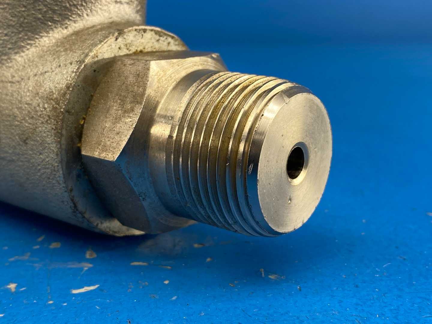 Hydro-Seal 4DV00 1" Safety Relief Valve, Seat 1/4" 32GPM CAP, 11.000 Set Pressure, Temp AMB