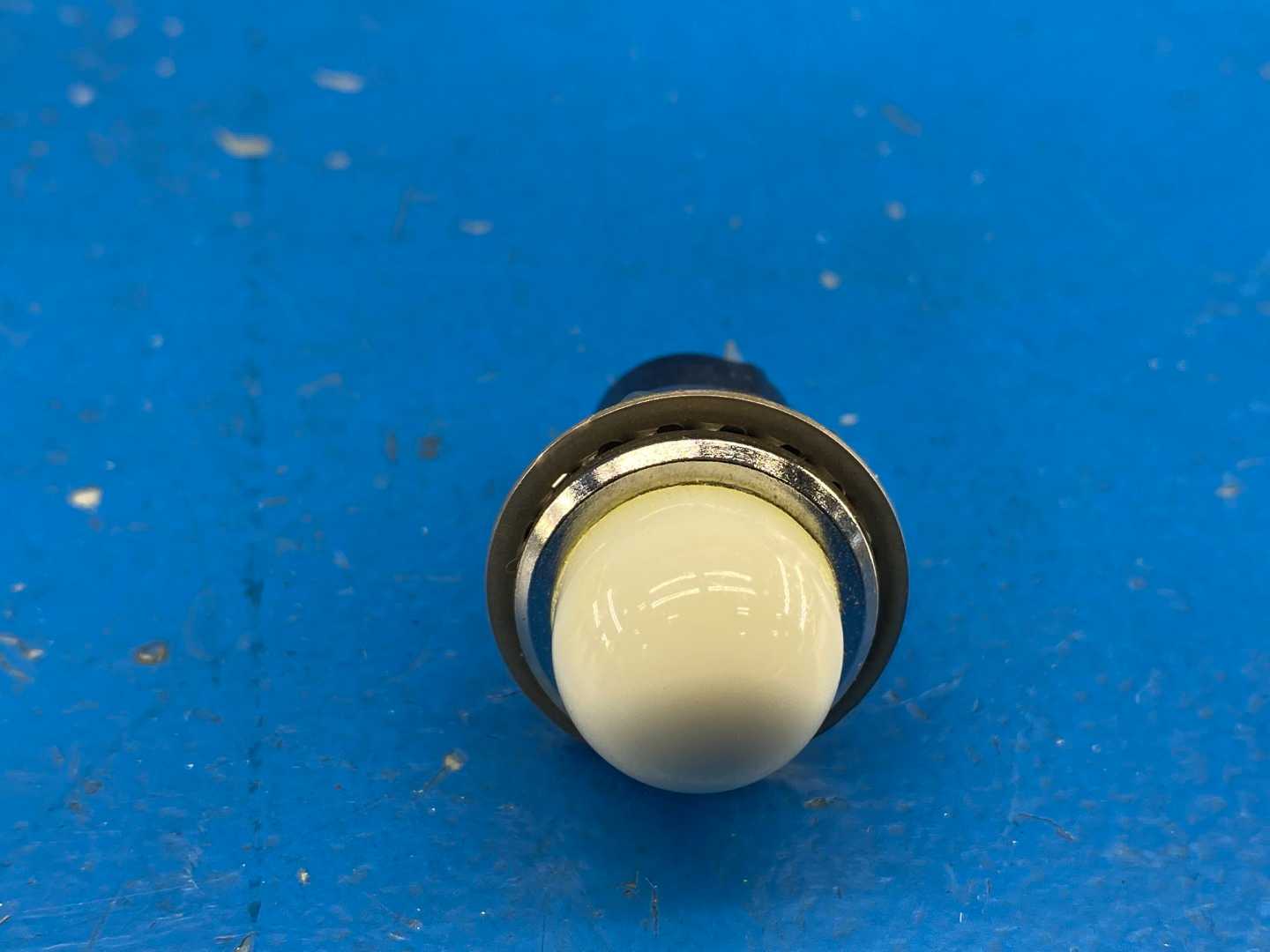Square D 81820 9001-OW120 Lamp Holder 120V Incandescent White Lens Type-O Pilot Light Indicator