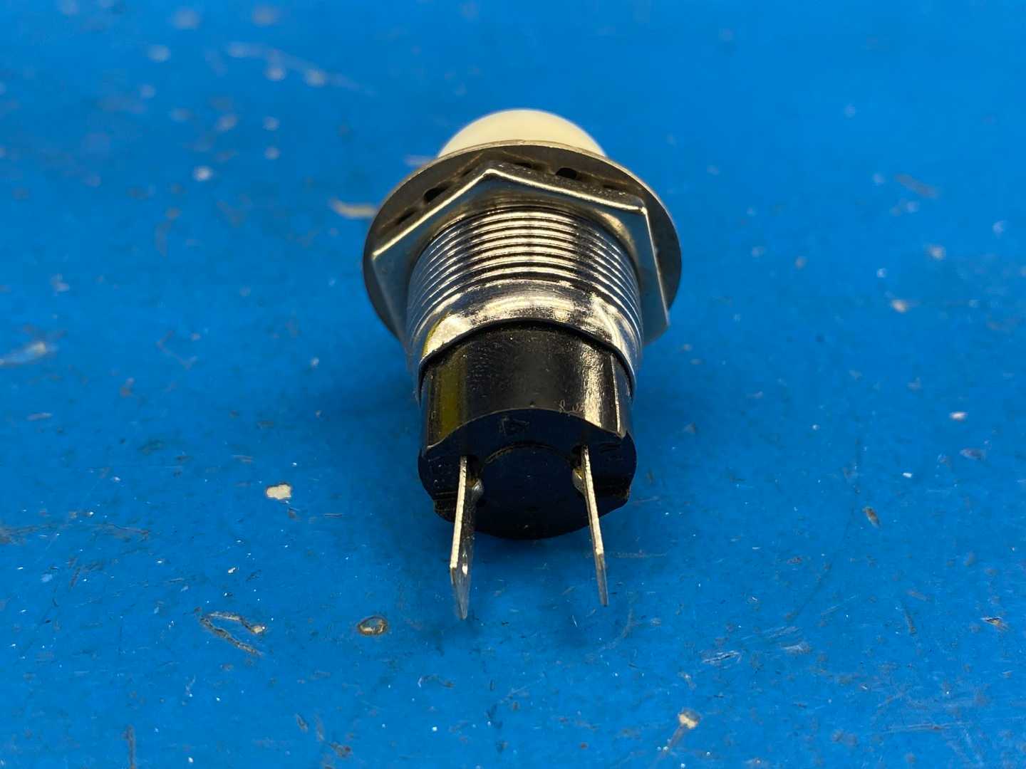 Square D 81820 9001-OW120 Lamp Holder 120V Incandescent White Lens Type-O Pilot Light Indicator