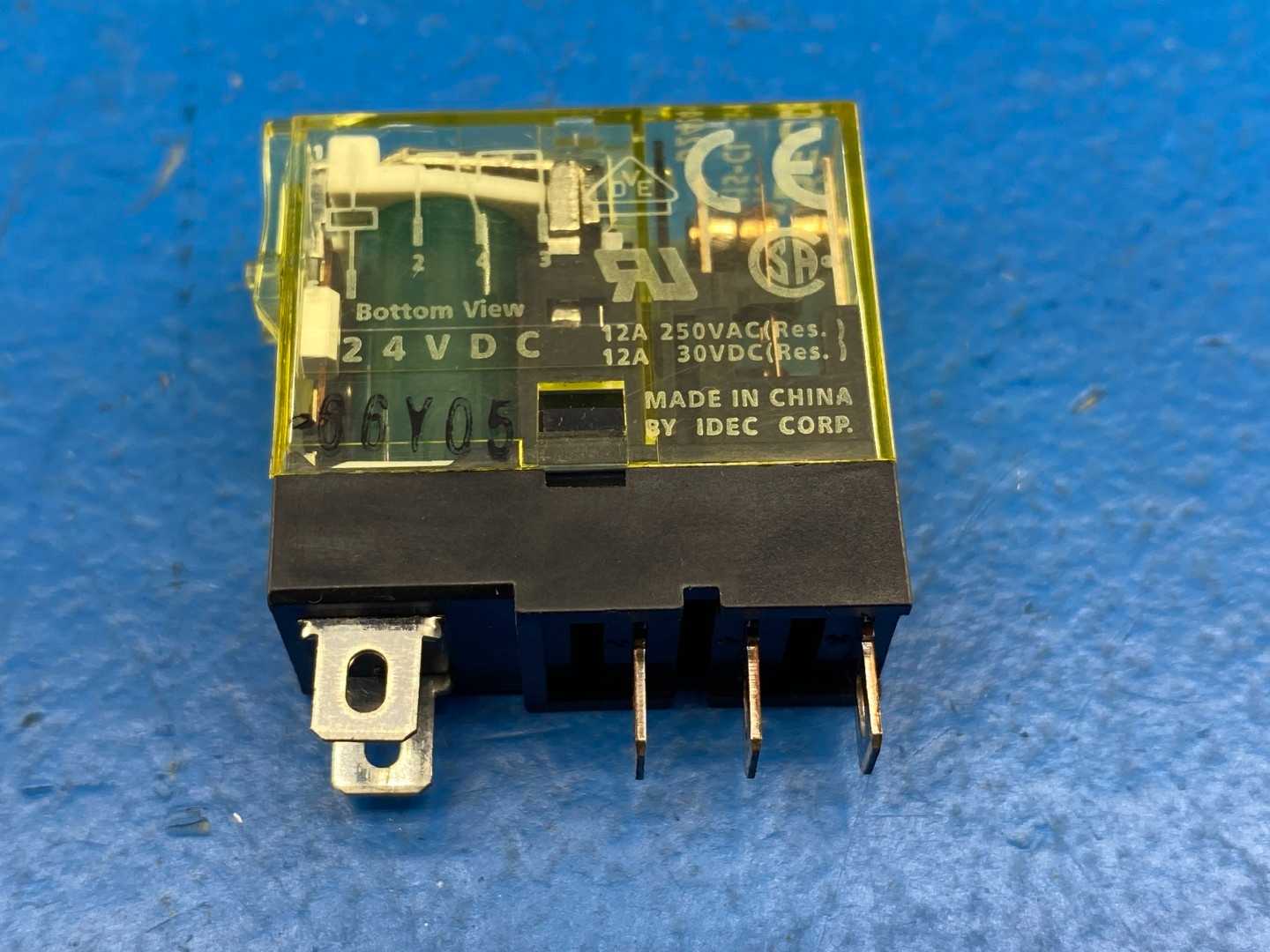 IDEC RJ1S-CL-D24 Relay SPDT, 12A, 24VDC