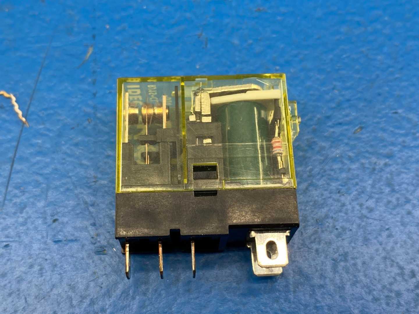 IDEC RJ1S-CL-D24 Relay SPDT, 12A, 24VDC