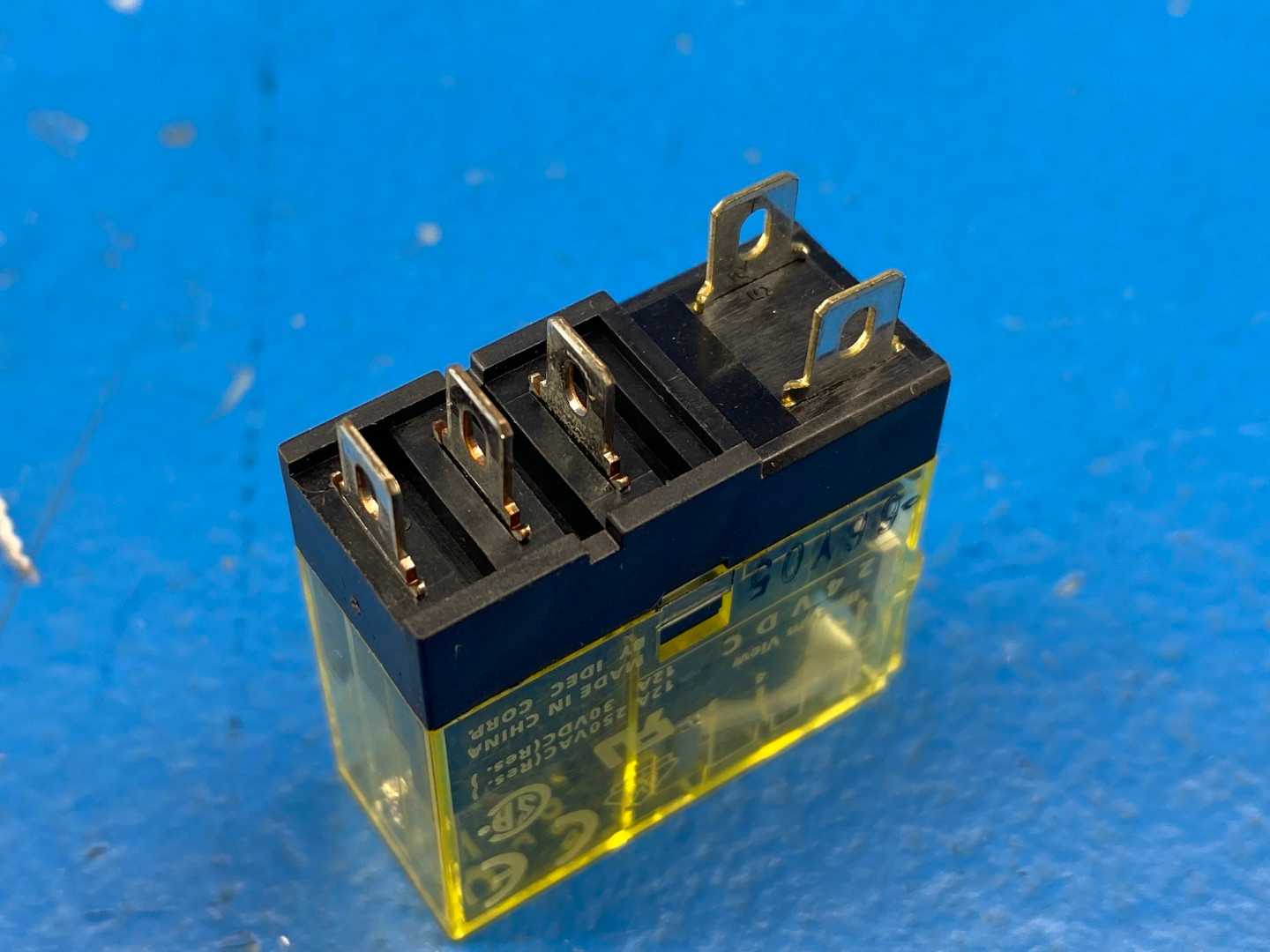IDEC RJ1S-CL-D24 Relay SPDT, 12A, 24VDC