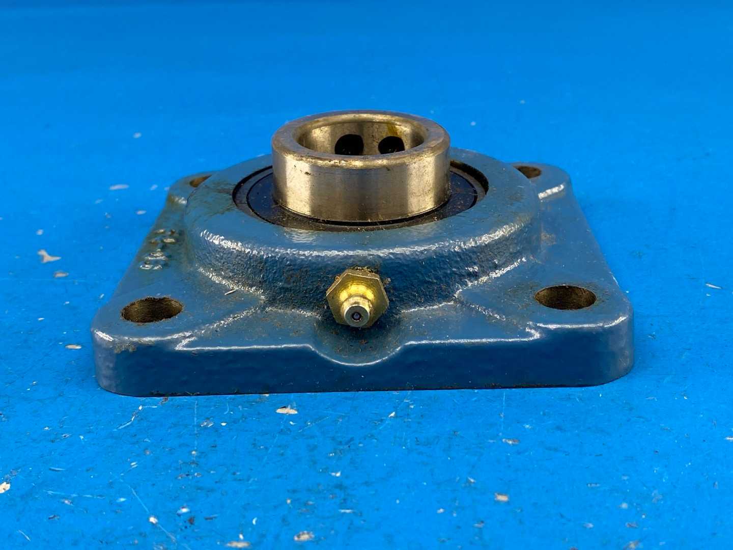 McGill F4-06 Four-Bolt Flange Bearing Unit 1.25 Bore