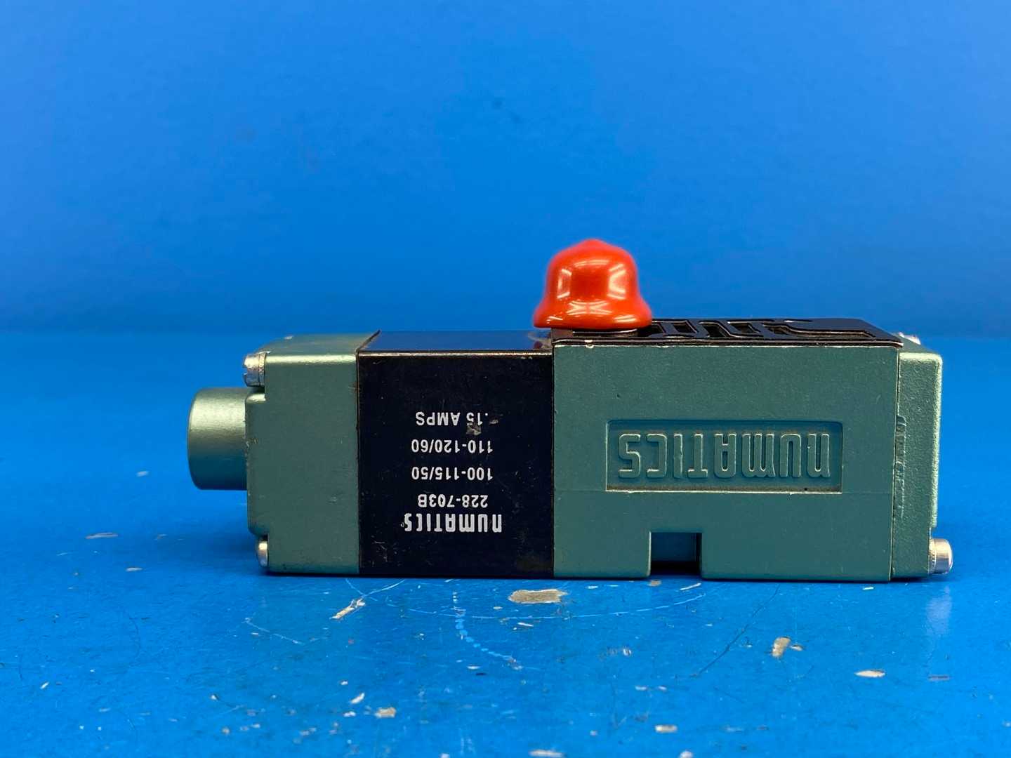Numatics 081SA400K Pneumatic Solenoid Air Control Valve, 1/4" 120 VAC .15Amps 4-Way 2-Position 150PSIG-AIR