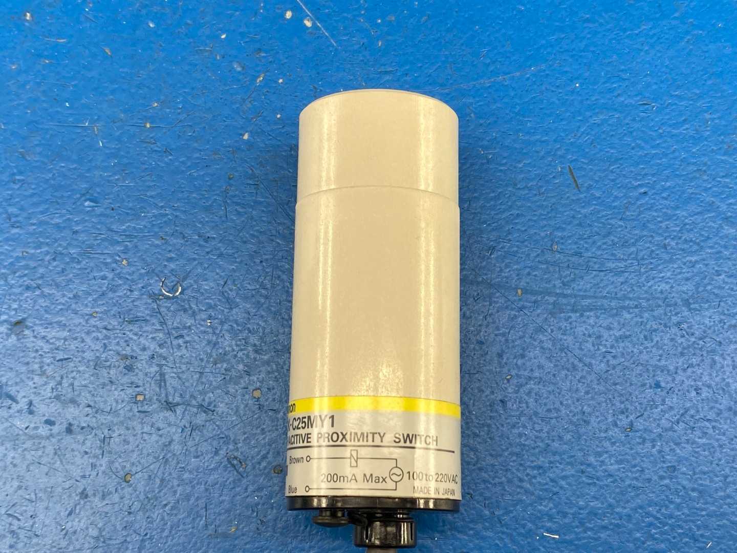 Omron E2K-C25MY-1 Capacitive Proximity Sensor 10-40VDC 200mA
