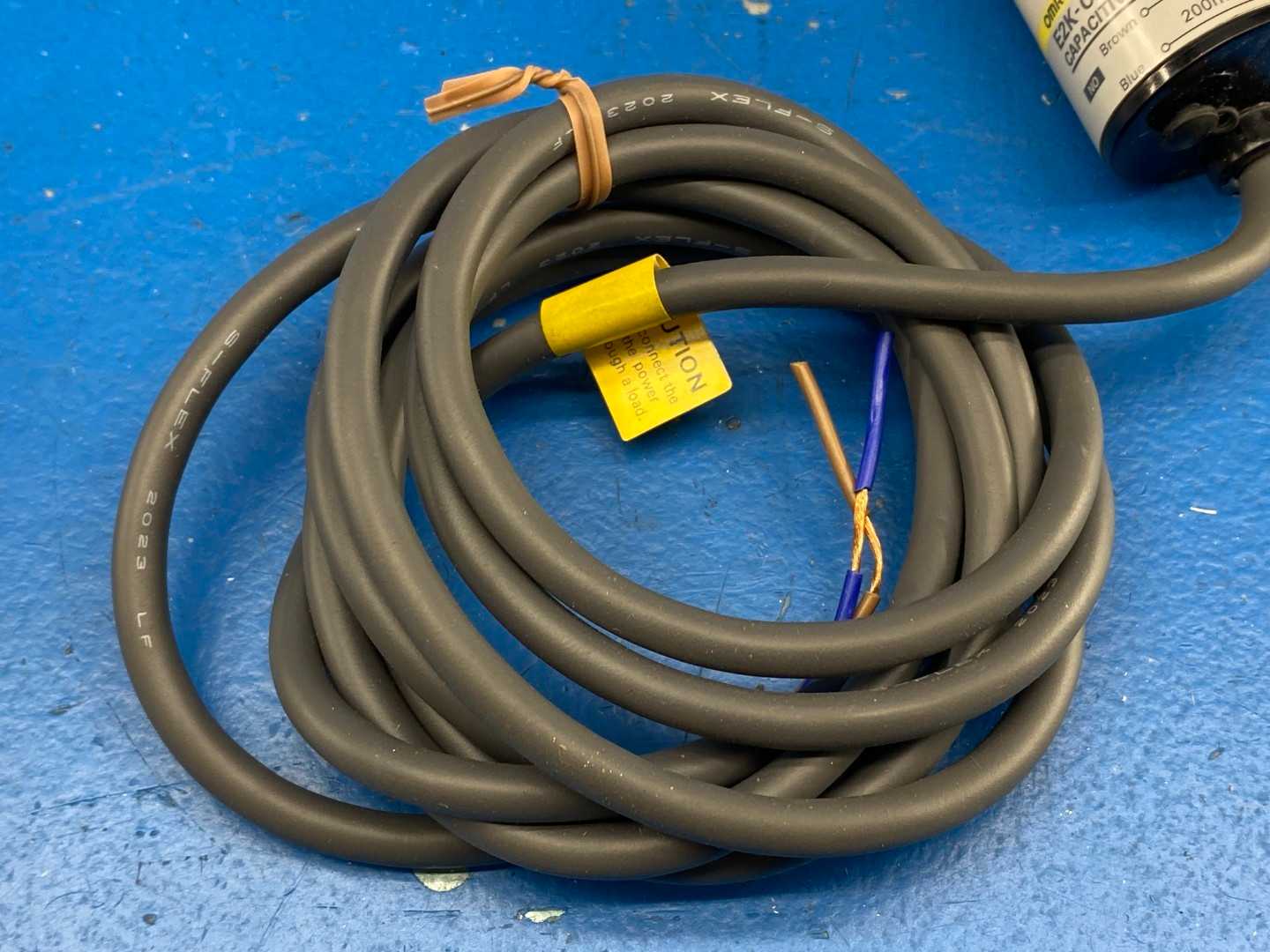 Omron E2K-C25MY-1 Capacitive Proximity Sensor 10-40VDC 200mA
