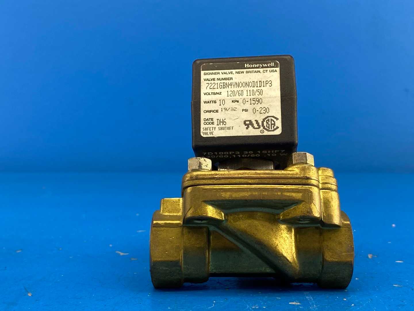 Honeywell 7221GBN4V00N00D1D1P3 Skinner Solenoid Safety Shutoff Valve, 120V/60Hz, 110V/50Hz, 1/2” Orifice