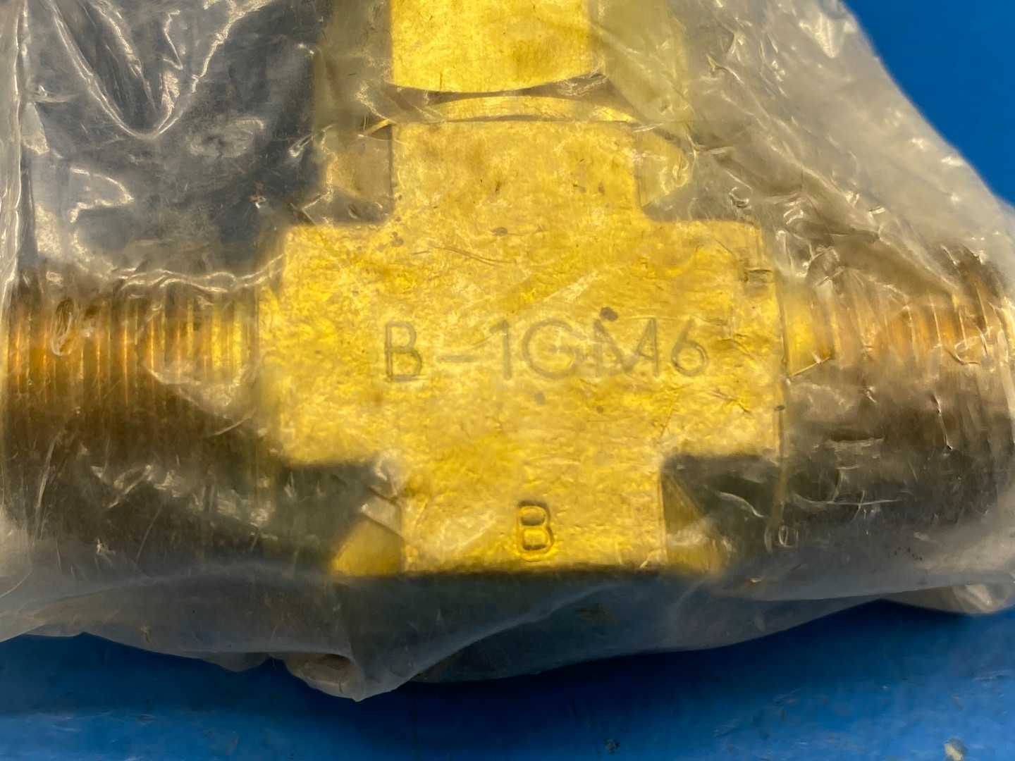 Swagelok B-1GM6 3/8" Brass Toggle Shut off Valve