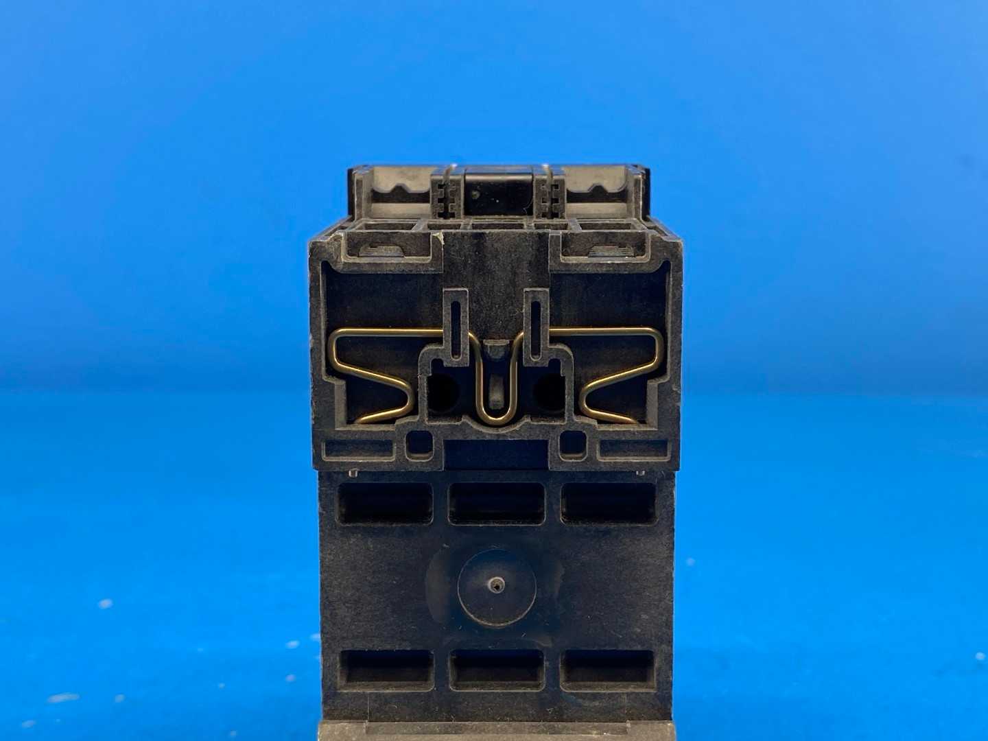 Allen-Bradley 140U-D6D2-C25 Molded Case Circuit Breaker 25A 277/480V Uimp. 6kV 50/60Hz IEC / EN 60947-2-4-1 Series A