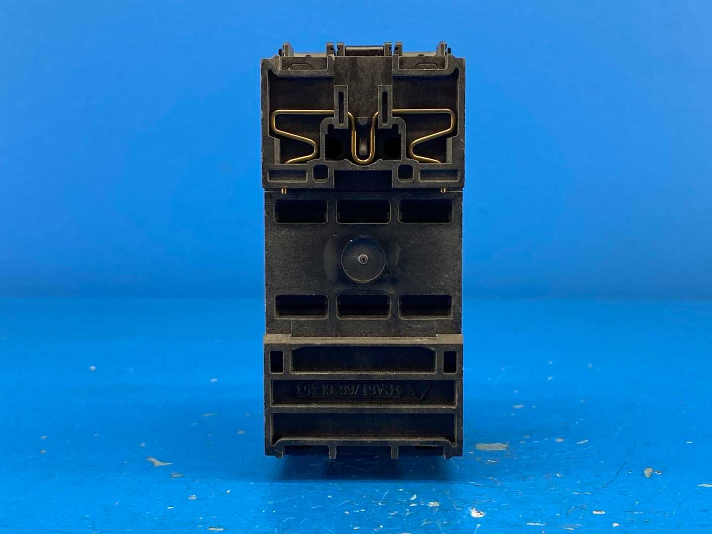 Allen-Bradley 140U-D6D2-C25 Molded Case Circuit Breaker 25A 277/480V Uimp. 6kV 50/60Hz IEC / EN 60947-2-4-1 Series A