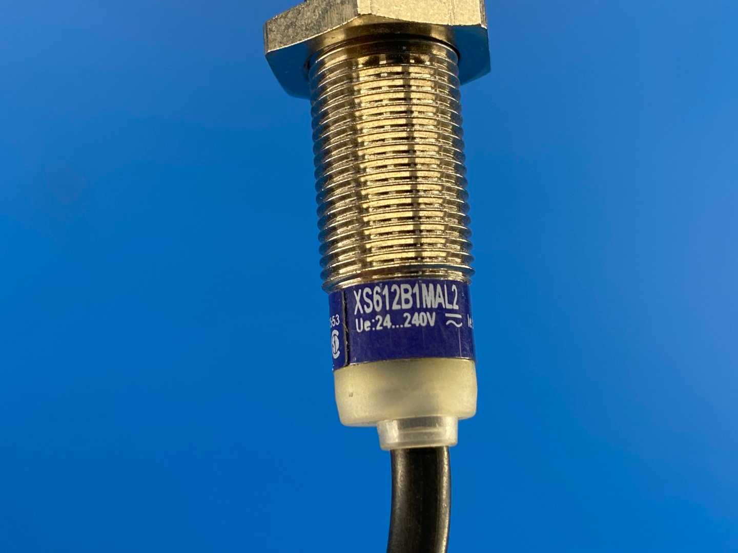 Telemecanique XS612B1MAL2 Inductive Proximity Sensor 24-240V