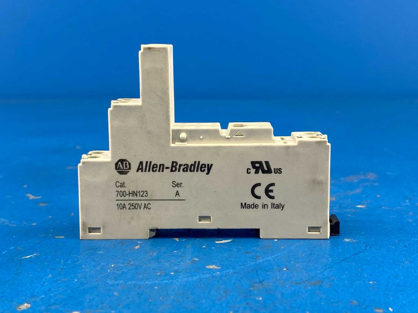 Allen-Bradley 700-HN123 Mini 8-Pin Screw Terminal Socket 10A, 250V AC Series A