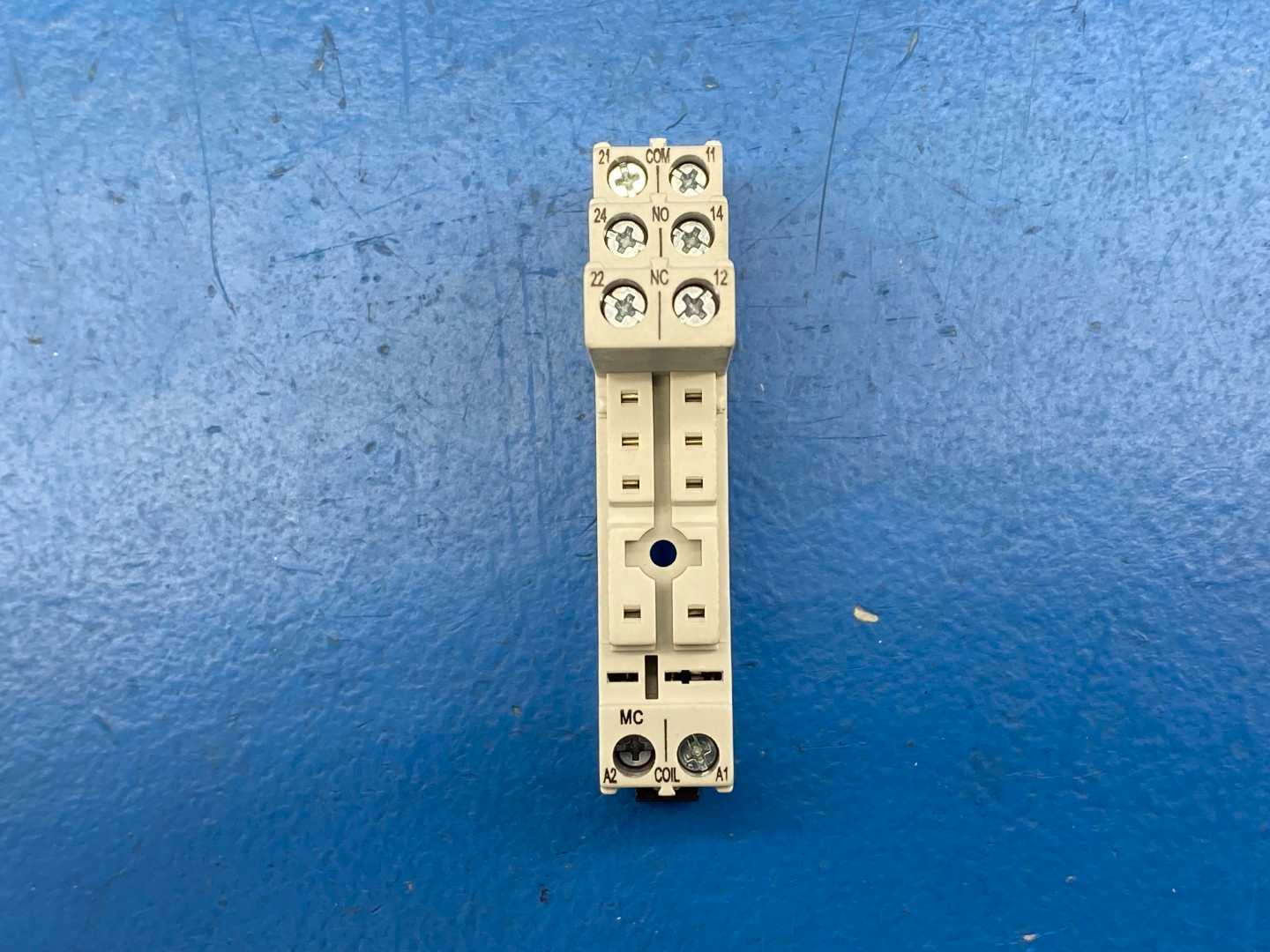 Allen-Bradley 700-HN123 Mini 8-Pin Screw Terminal Socket 10A, 250V AC Series A