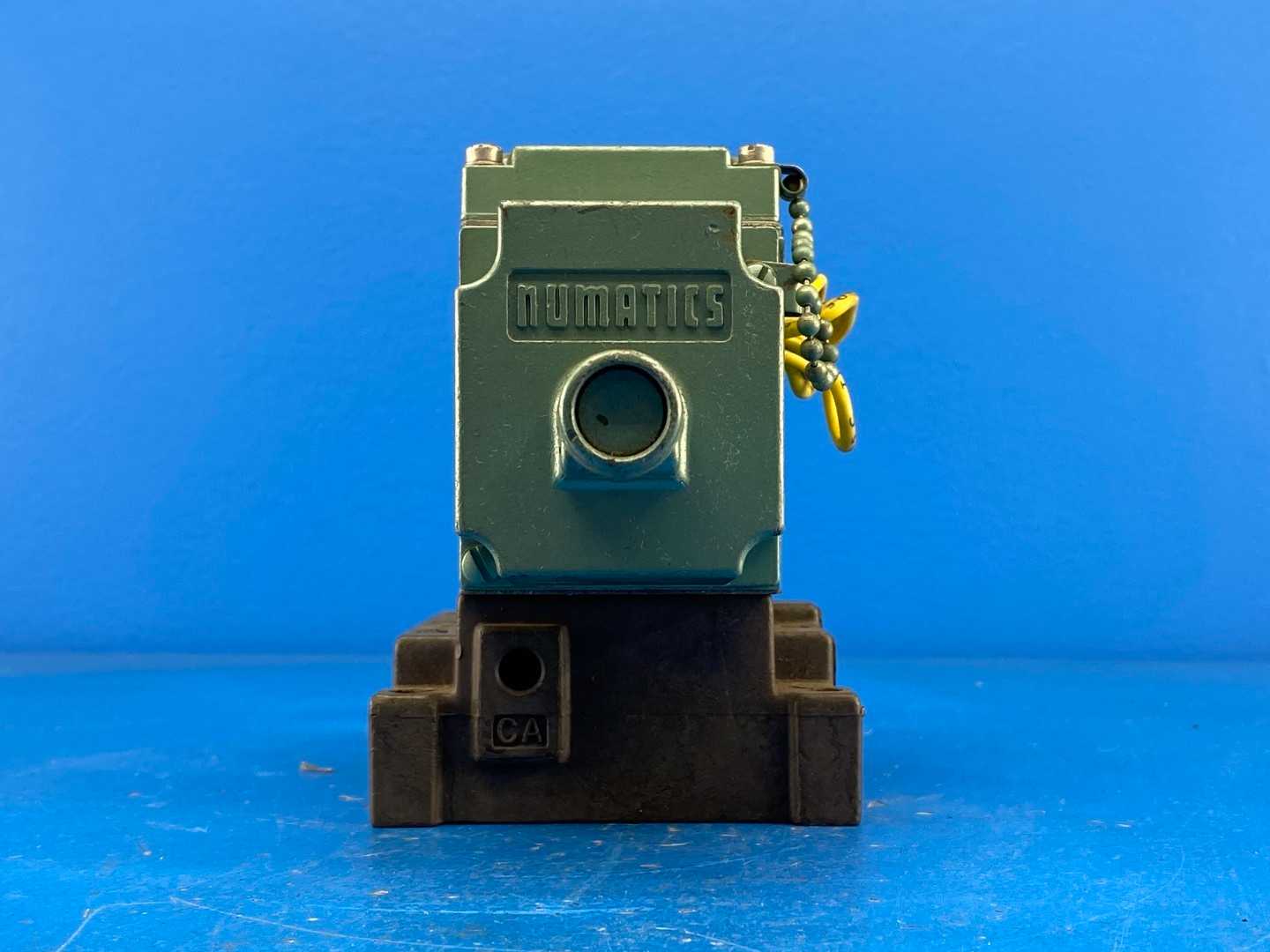 Numatics 33SAD4410 Pneumatic Solenoid Valve 120VAC .36Amps, 150PSIG. Unit Replacement no. 33SAD4000