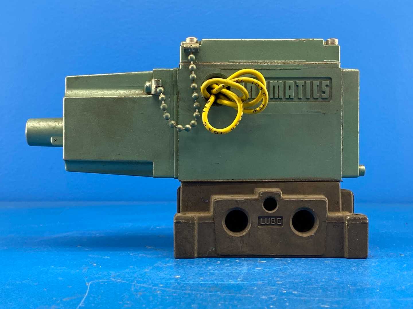 Numatics 33SAD4410 Pneumatic Solenoid Valve 120VAC .36Amps, 150PSIG. Unit Replacement no. 33SAD4000